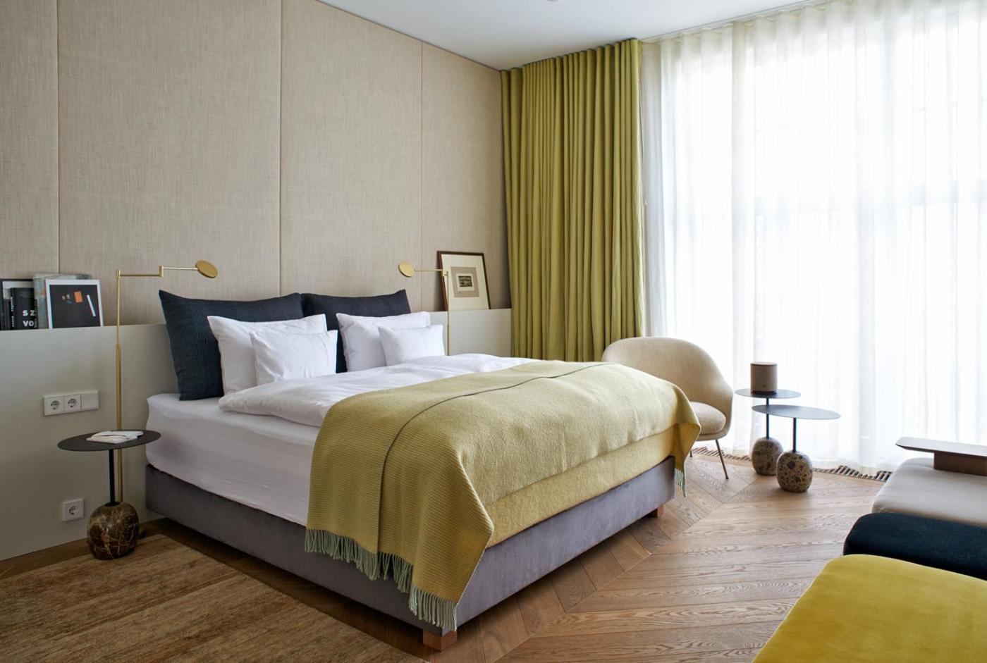 Deluxe King Room