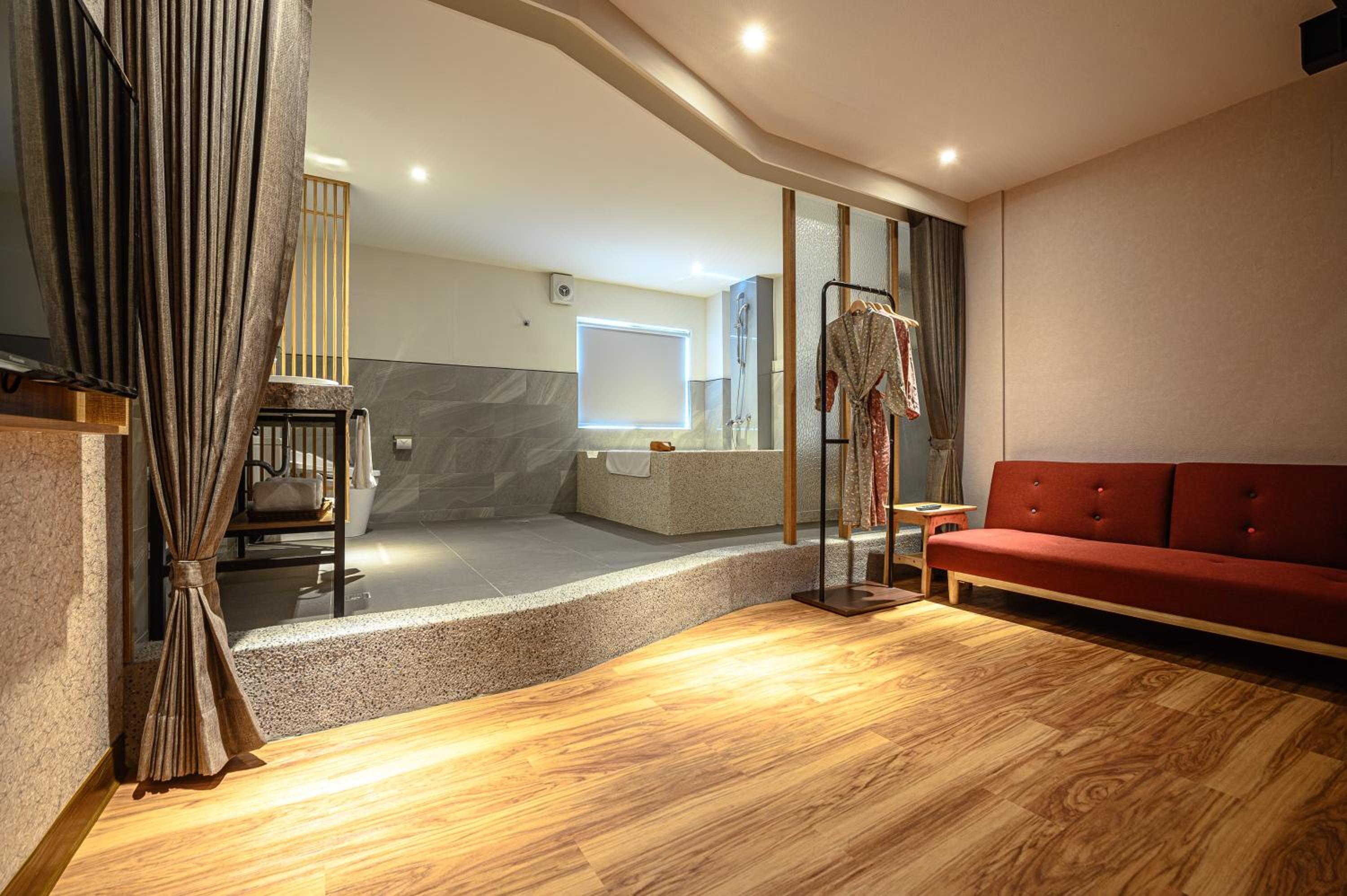 Duplex Quadruple Room - Photo 6
