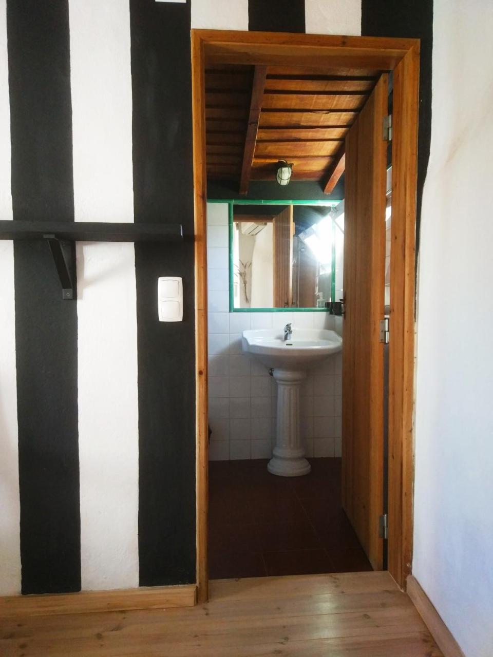 Double Room with Garden View - Photo 6