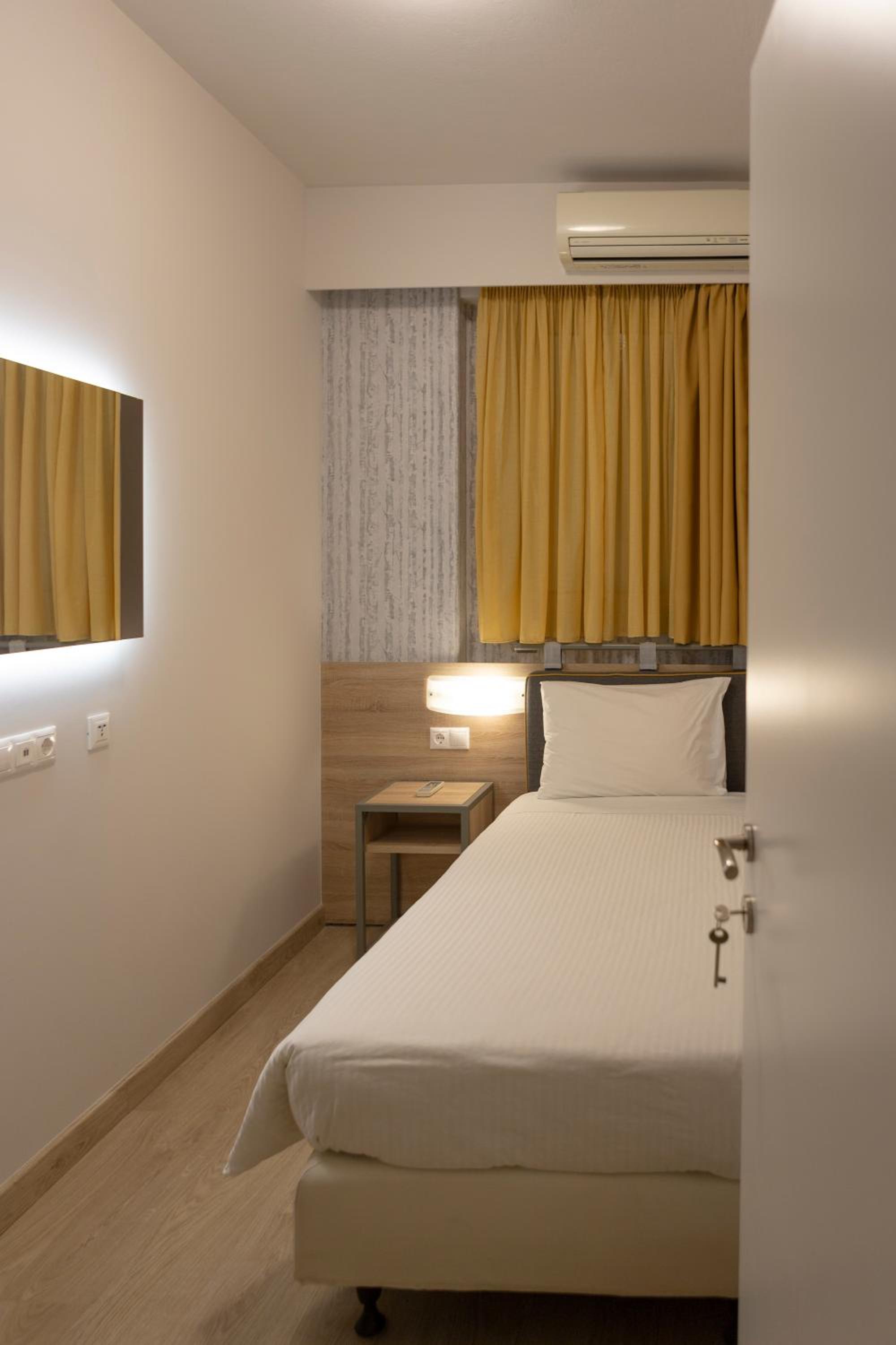 Quadruple Room with 2 Bedrooms photo 3