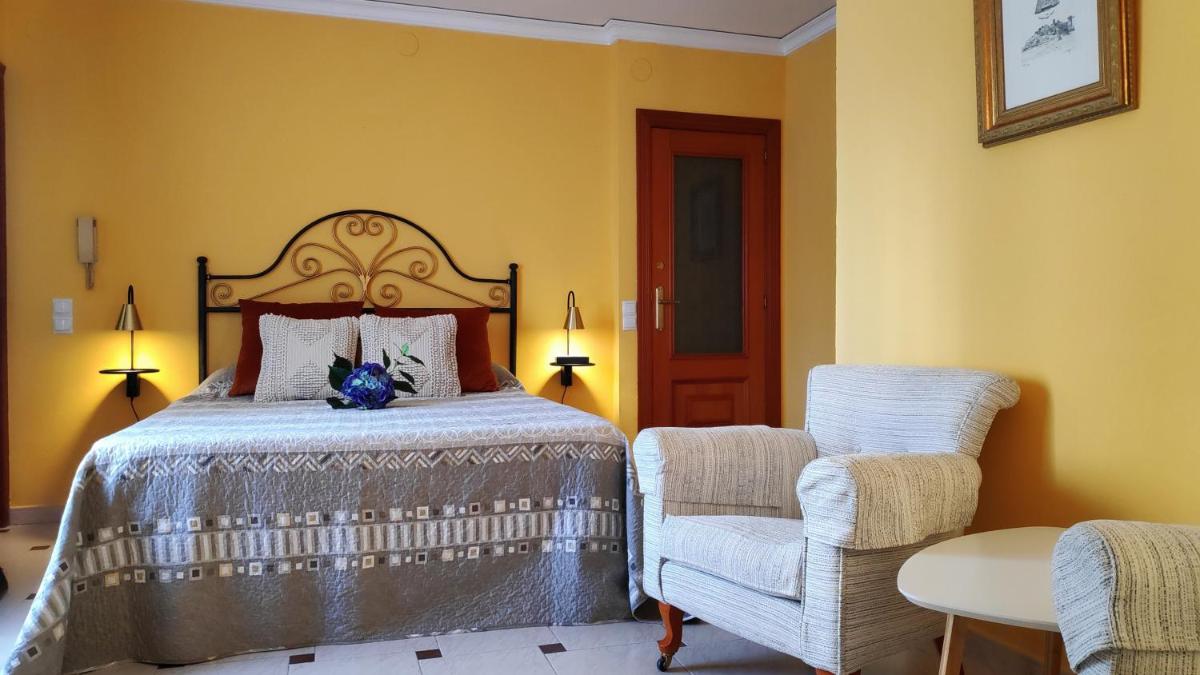Queen Room with Garden View