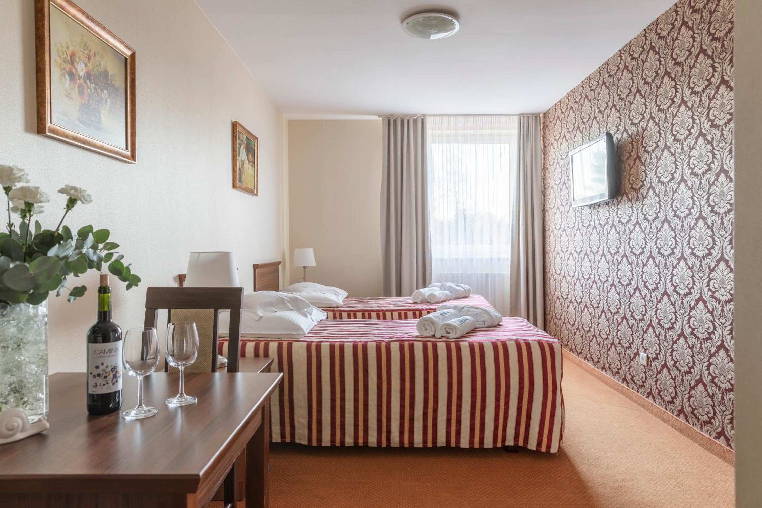 Deluxe Double or Twin Room with Spa Package photo 2