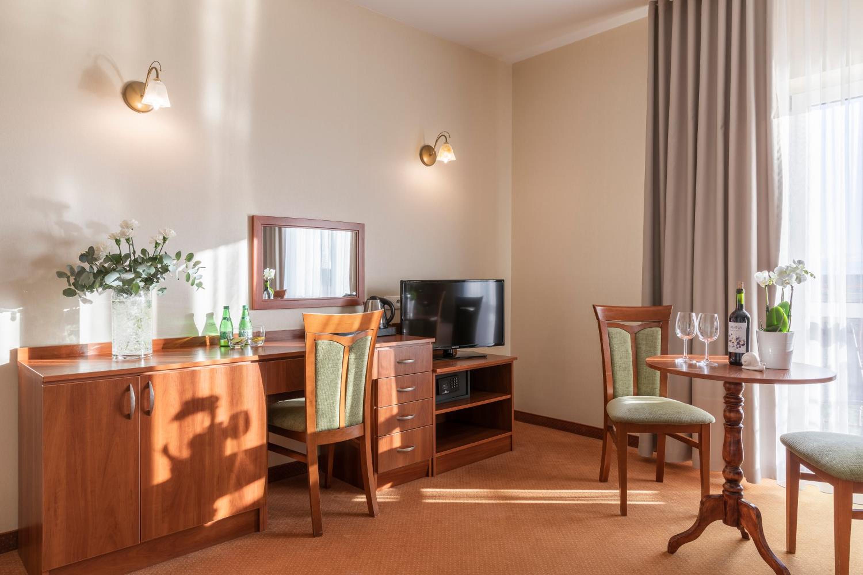 Deluxe Double or Twin Room with Spa Package photo 3