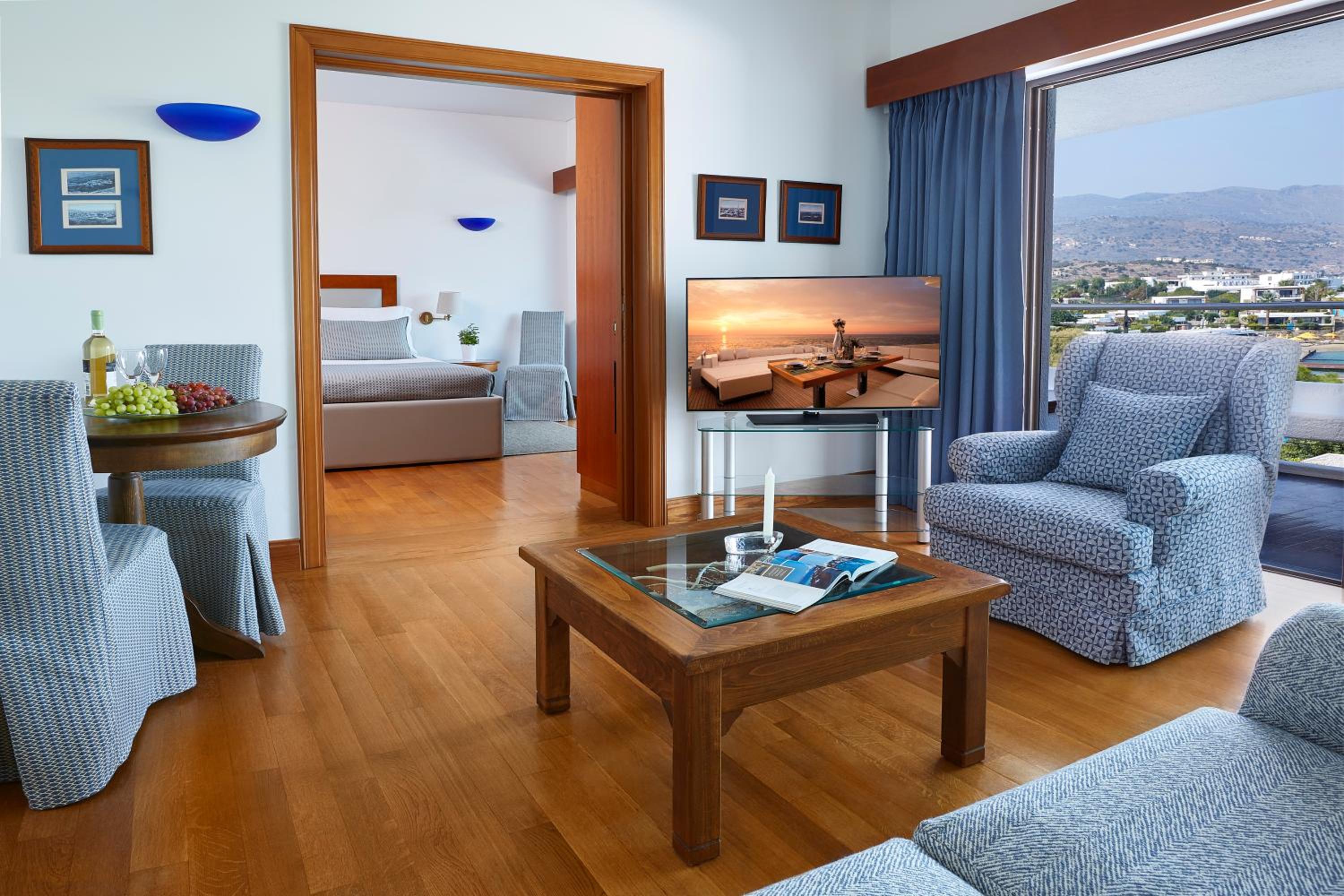 Deluxe Hotel / Bungalow Suite Sea View - Photo 1