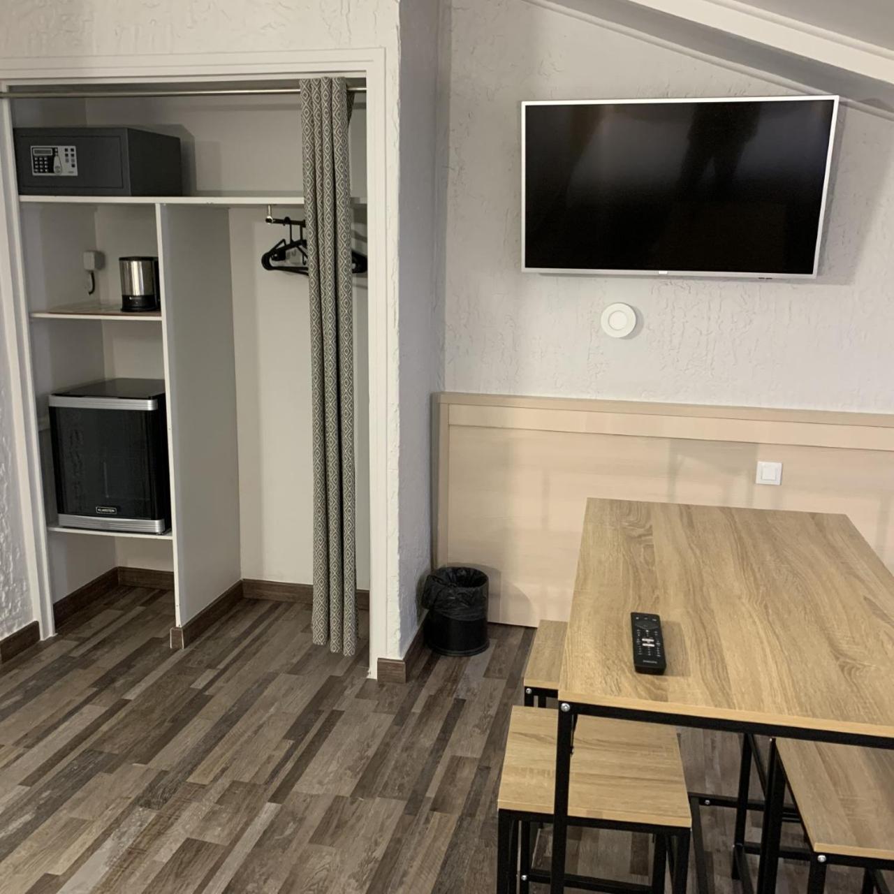 Superior Family Room