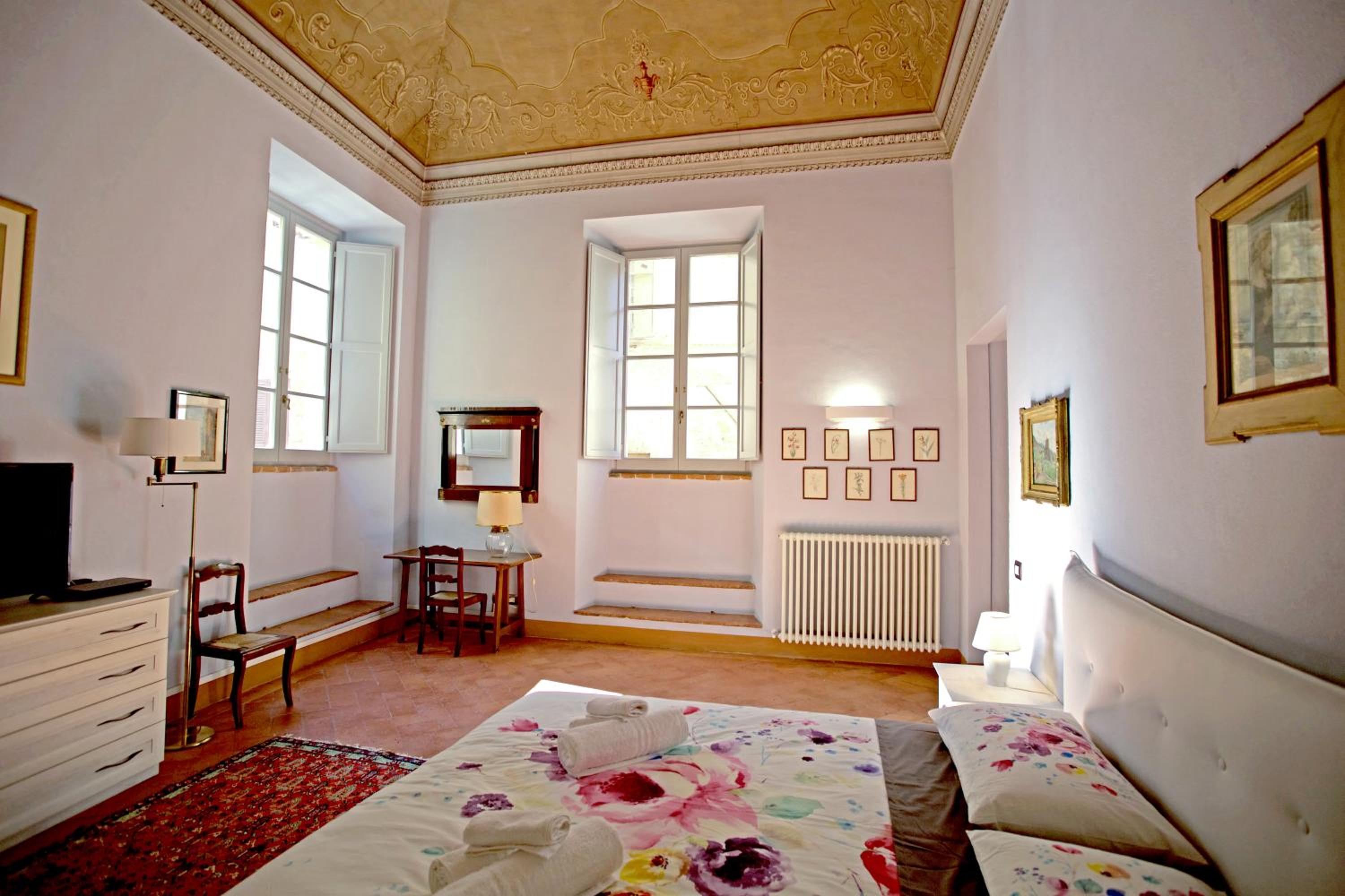 Three-Bedroom Apartment - Photo 5