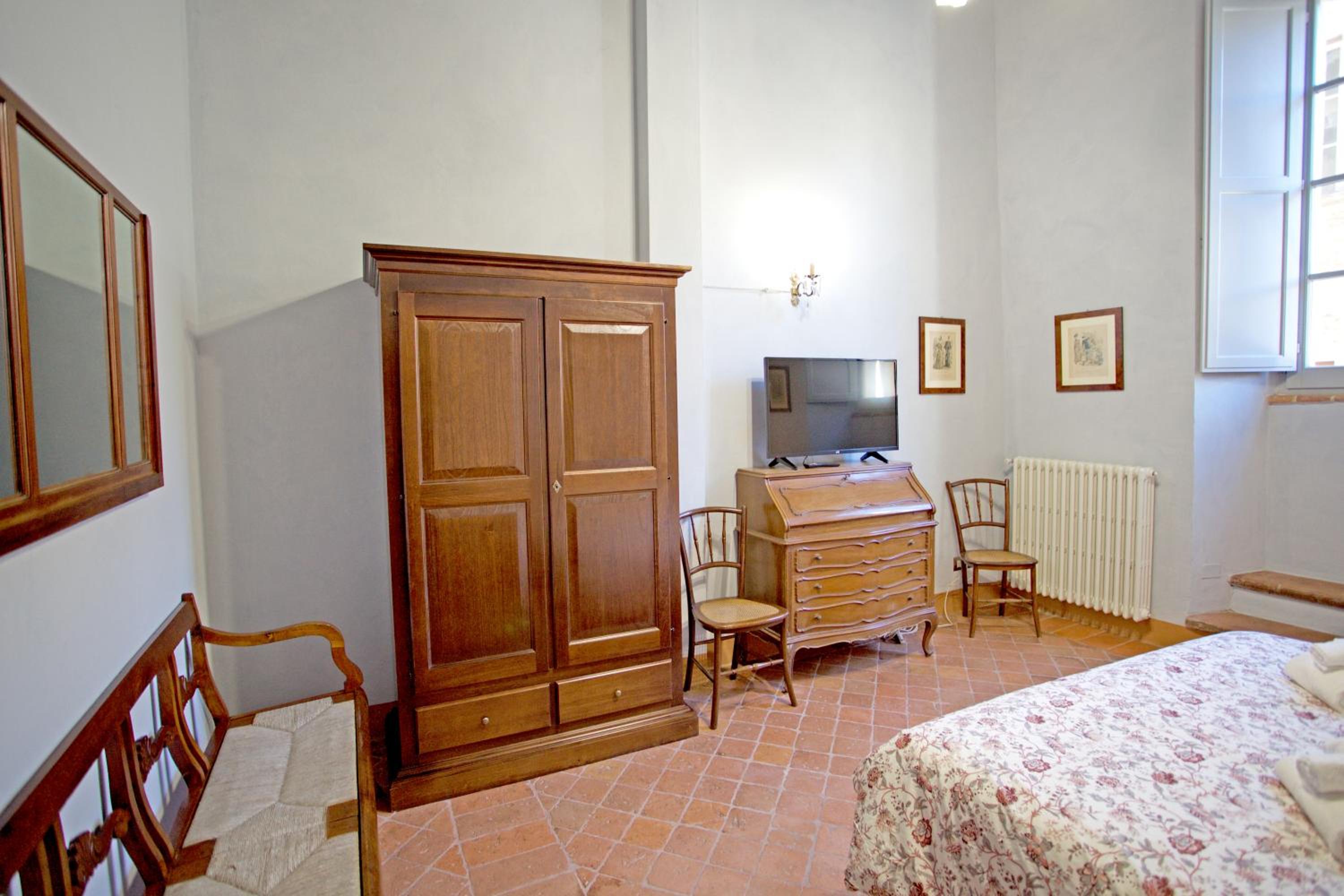 Three-Bedroom Apartment - Photo 6
