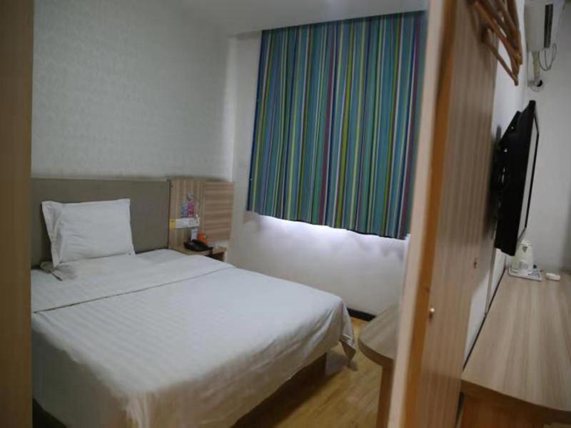 Budget Double Room photo 2