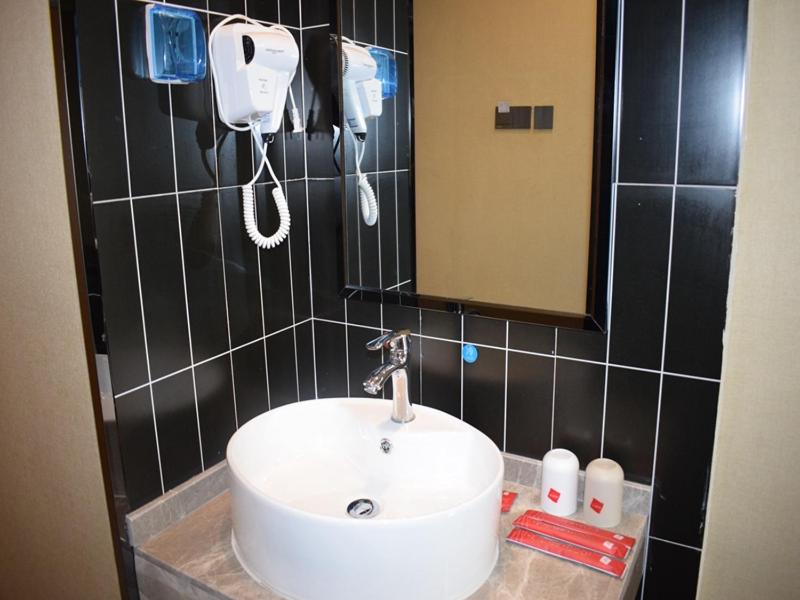 Deluxe Twin Room - Photo 1