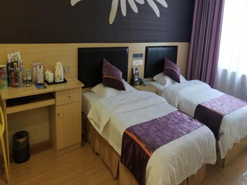 Deluxe Twin Room photo 2