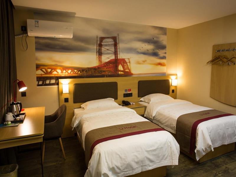Business Twin Room photo 2