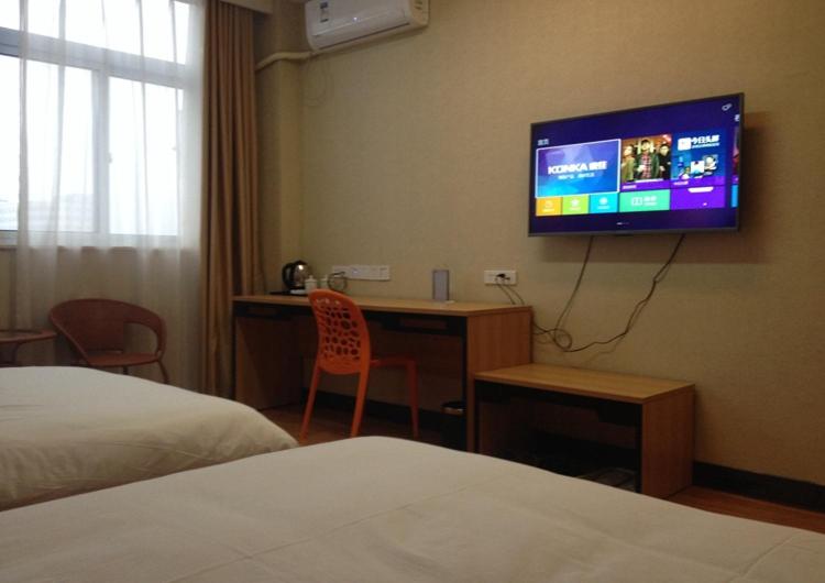 Economy Twin Room photo 2
