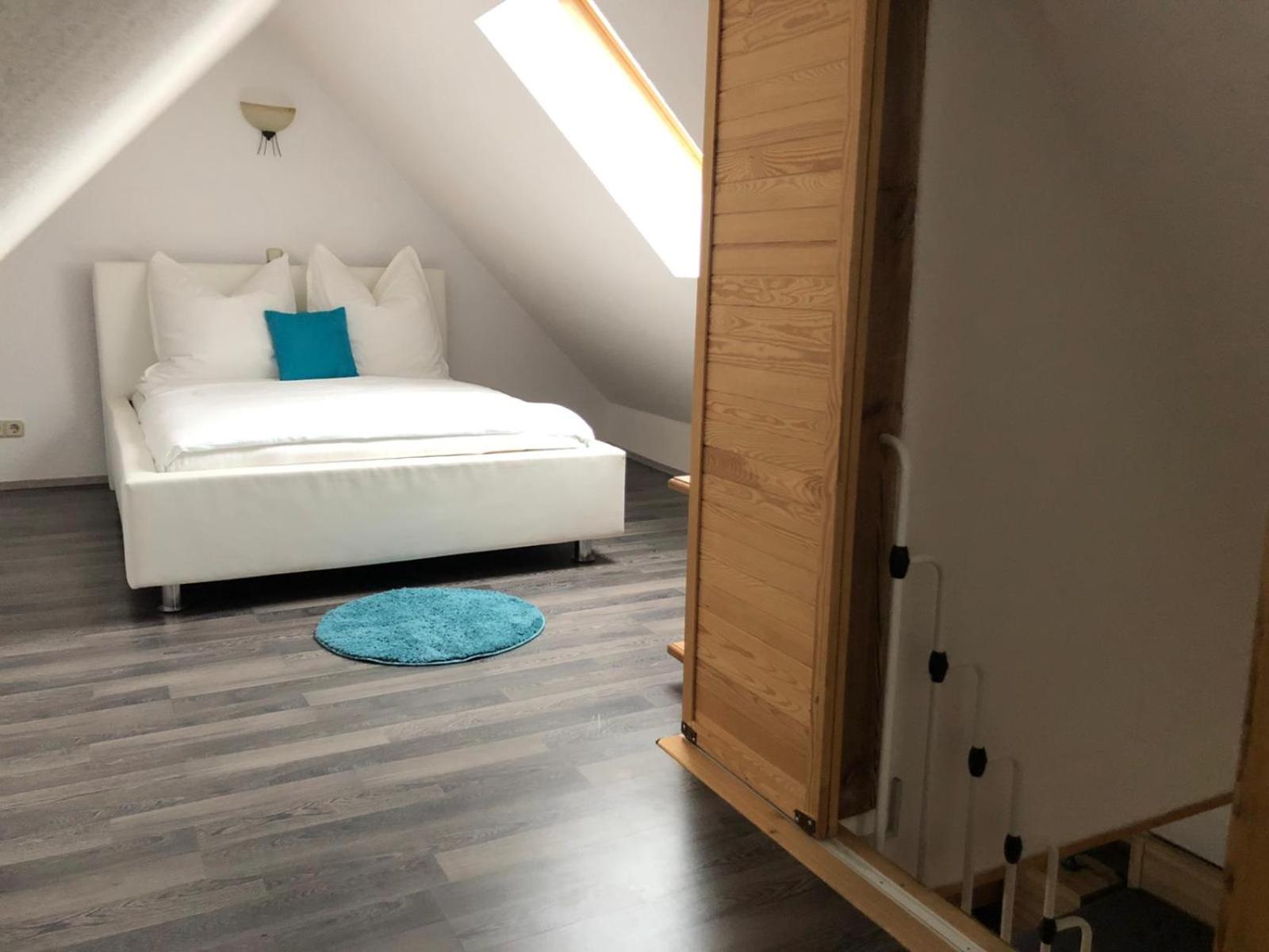 Apartment - Split Level - Photo 4