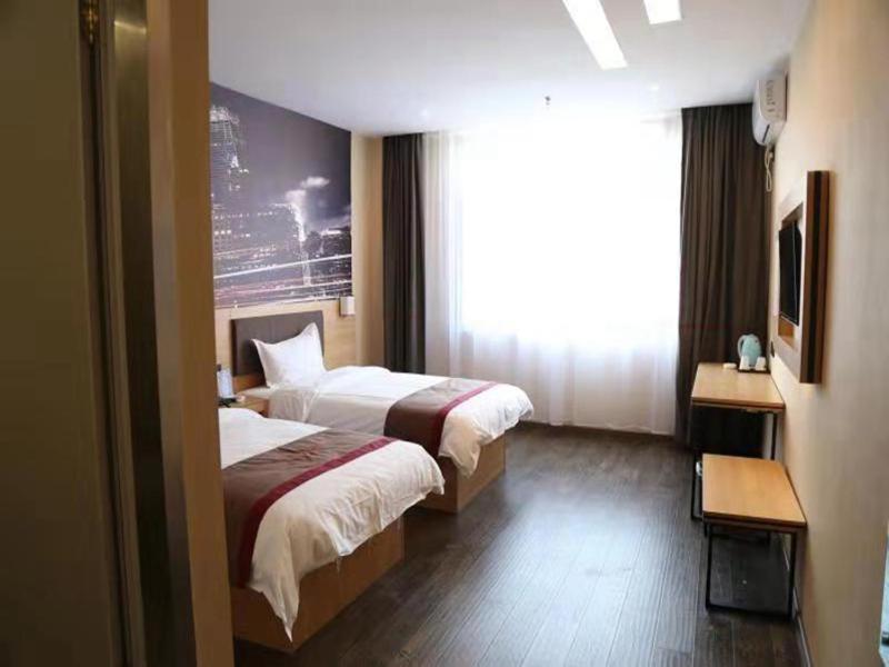 Standard Twin Room photo 3