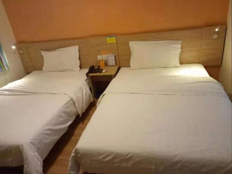 Business Twin Room photo 1