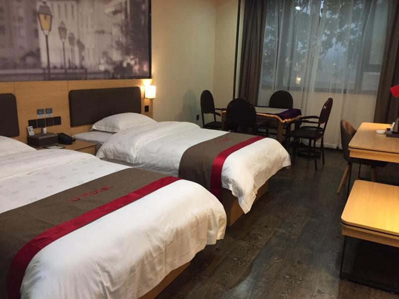Economy Twin Room photo 1