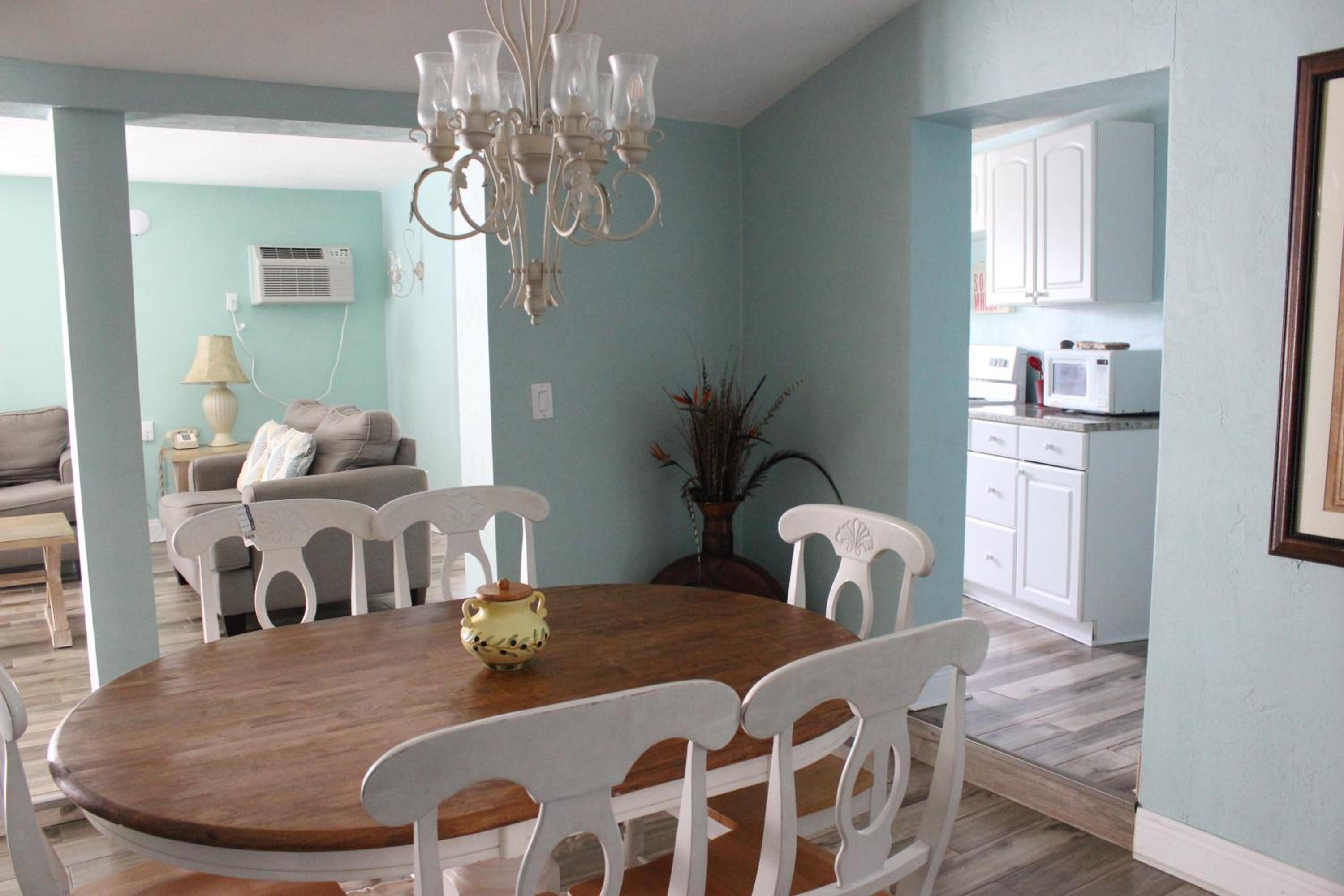 Two-Bedroom Apartment with Garden View - Photo 7