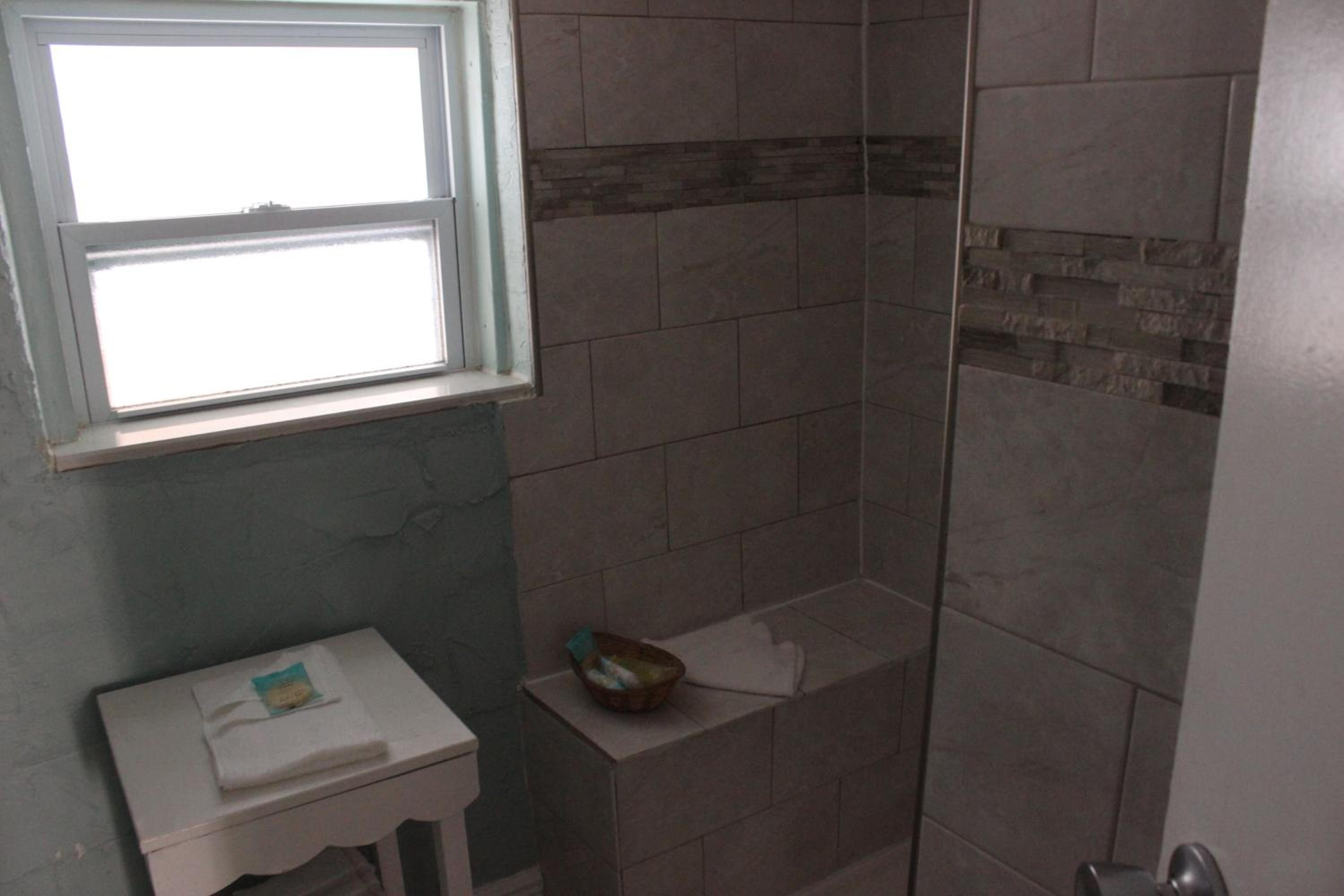 Two-Bedroom Apartment with Garden View - Photo 15