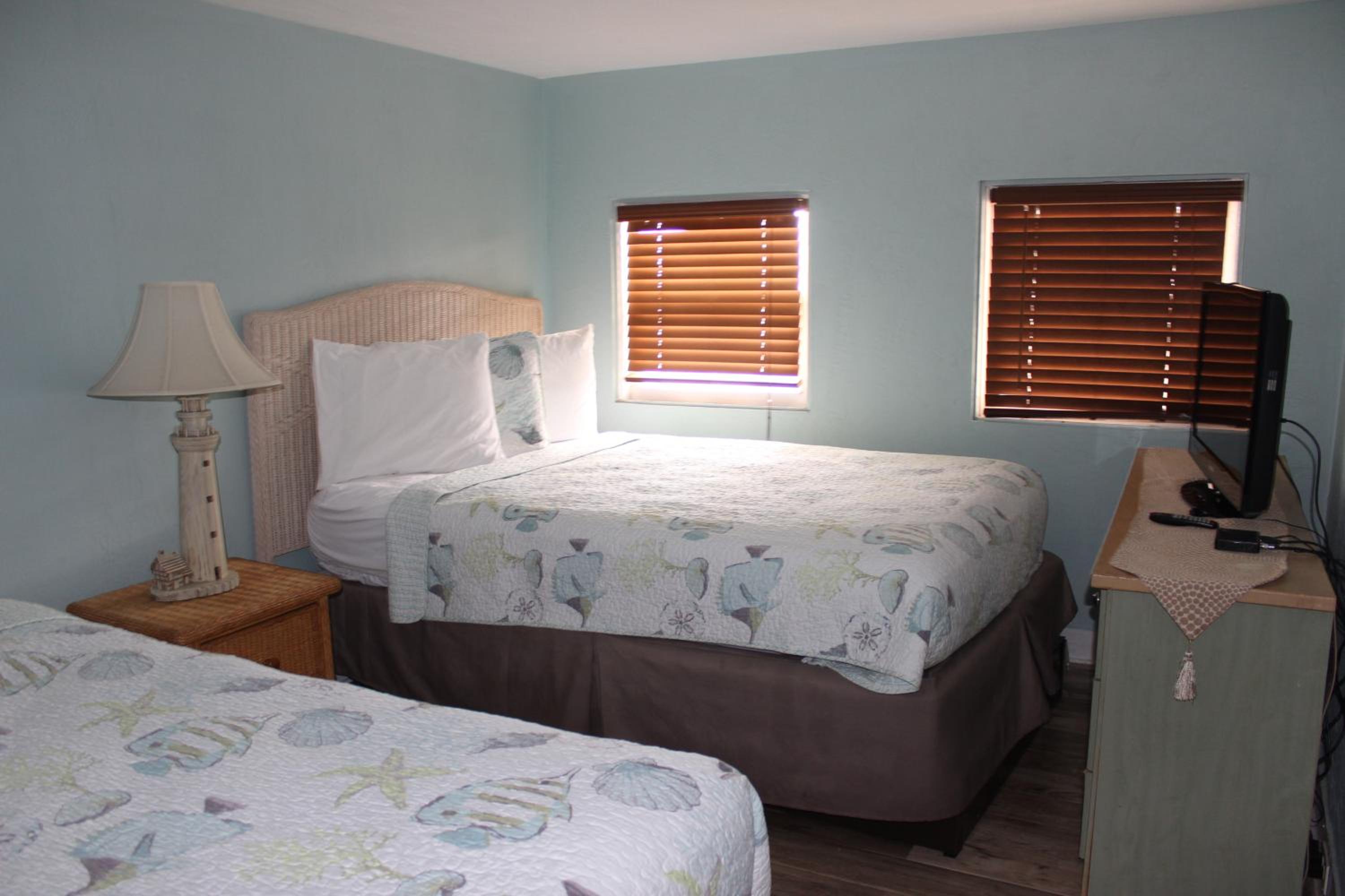 Two-Bedroom Apartment with Garden View - Photo 14