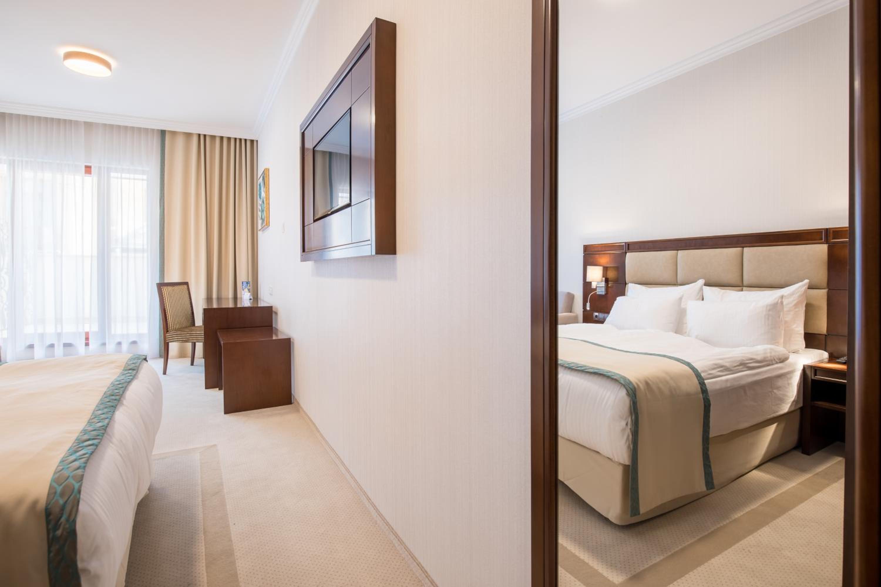 Superior Room with Balcony photo 2