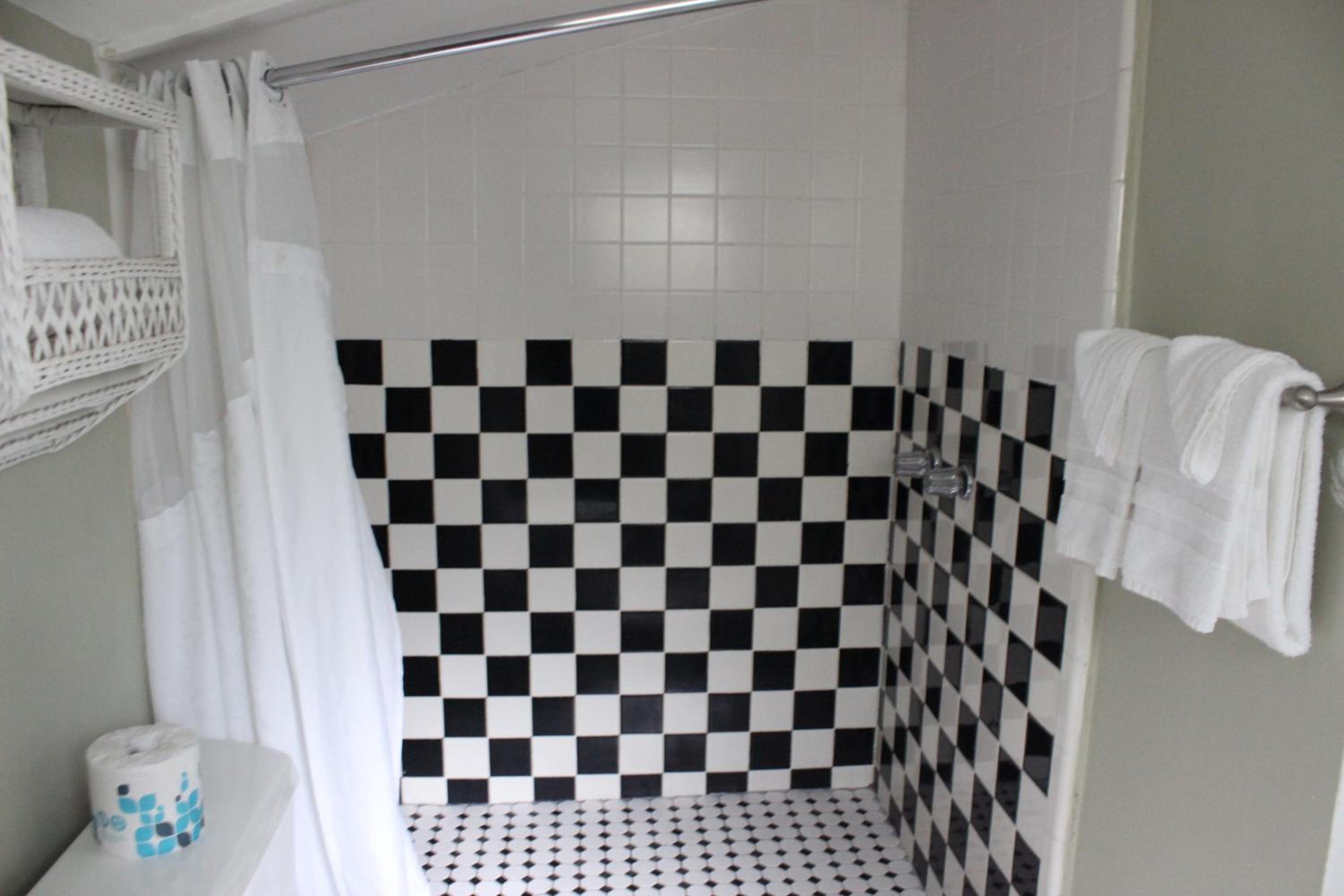 Cottage with Garden View - Photo 9