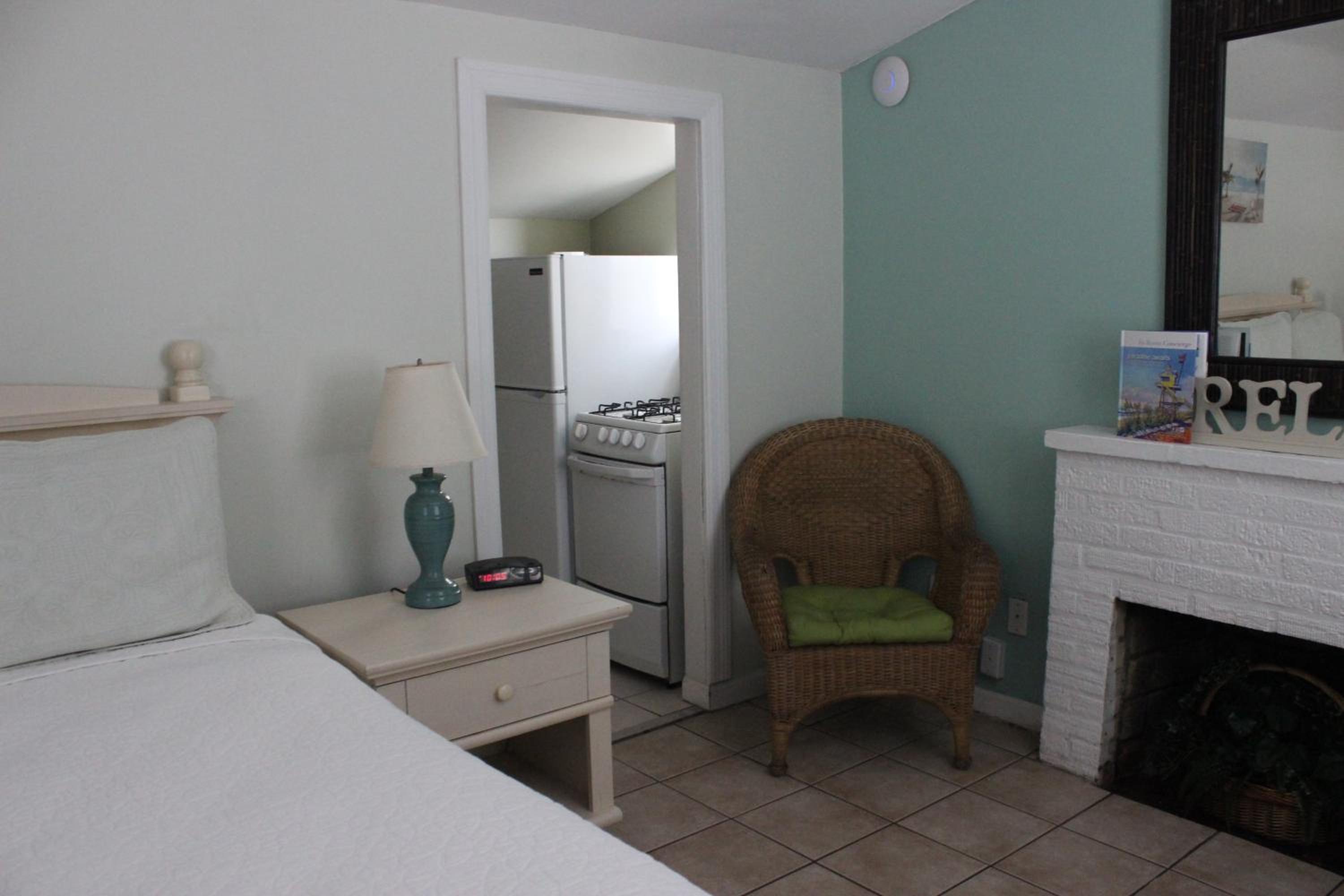 Cottage with Garden View - Photo 12