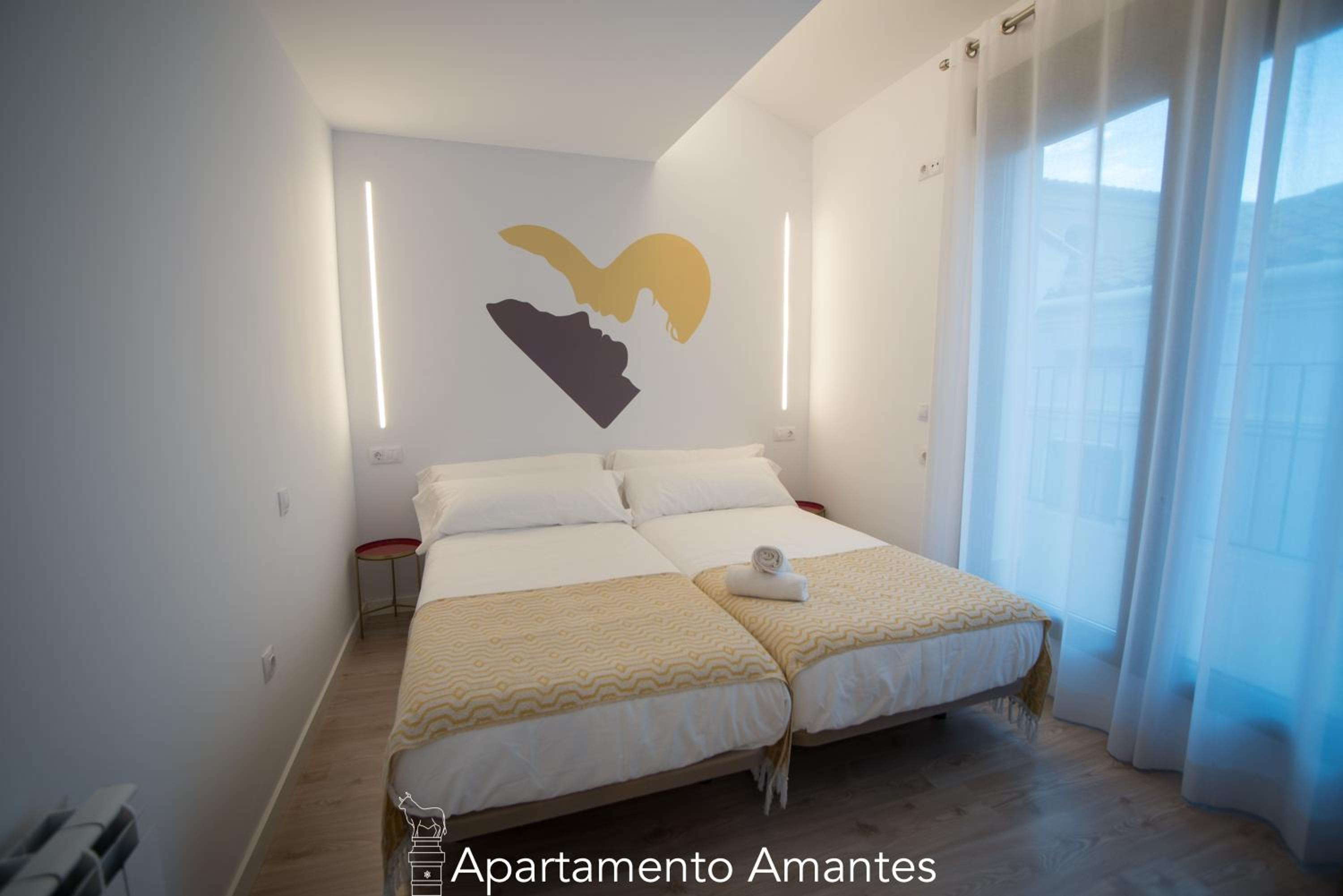 Apartment with Shower - Photo 11