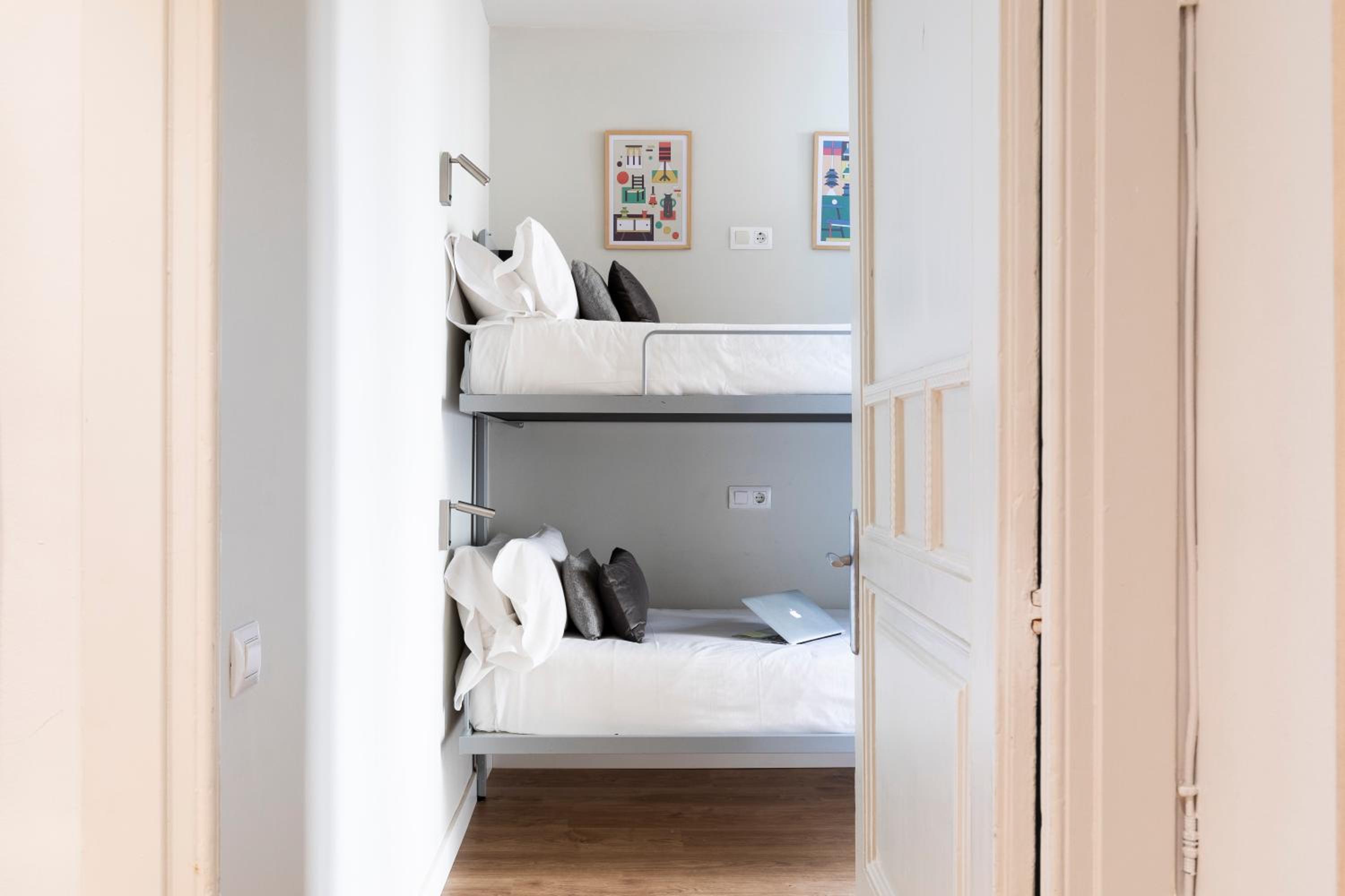 Two-Bedroom Apartment (2-4 Adults) photo 2