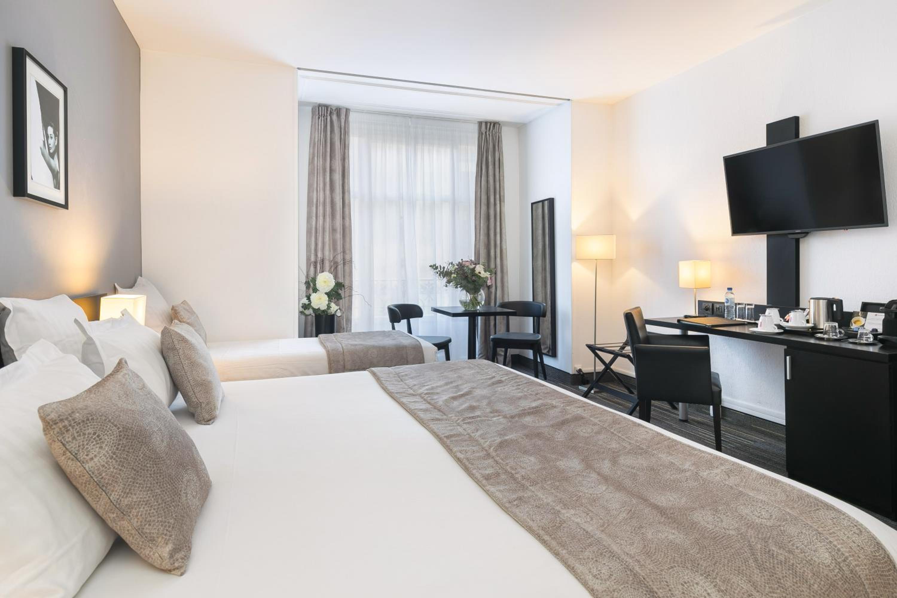 Superior Triple Room photo 2