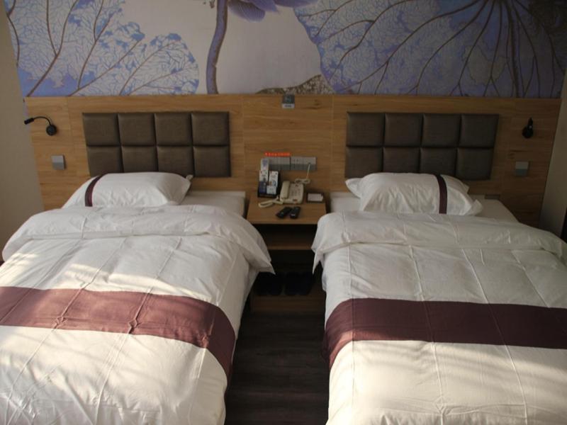 Business Twin Room - Photo 2