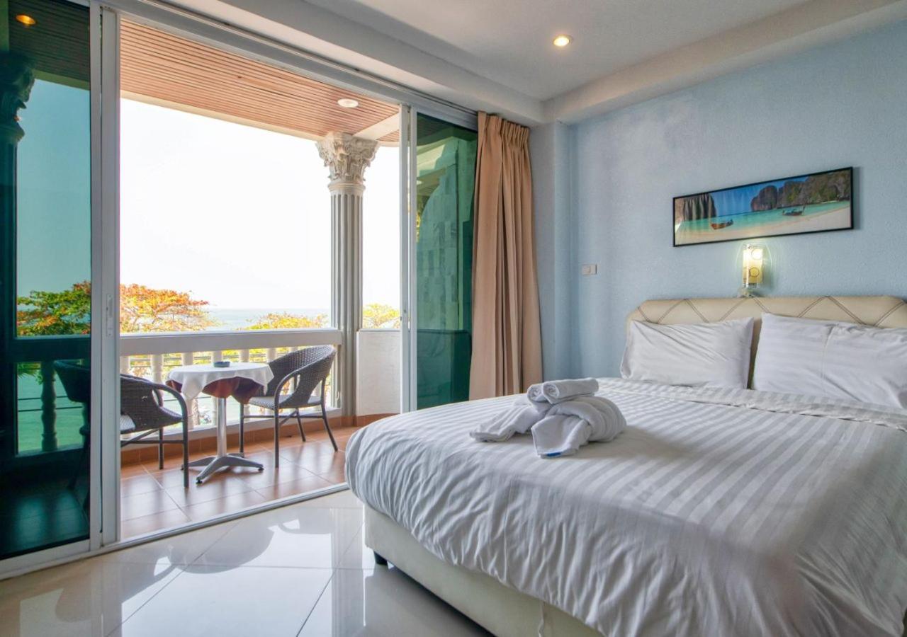Deluxe Double Room with Balcony and Sea View photo 2