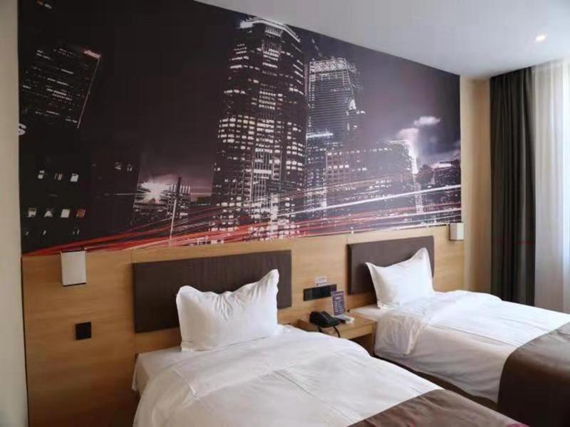 Standard Twin Room photo 2