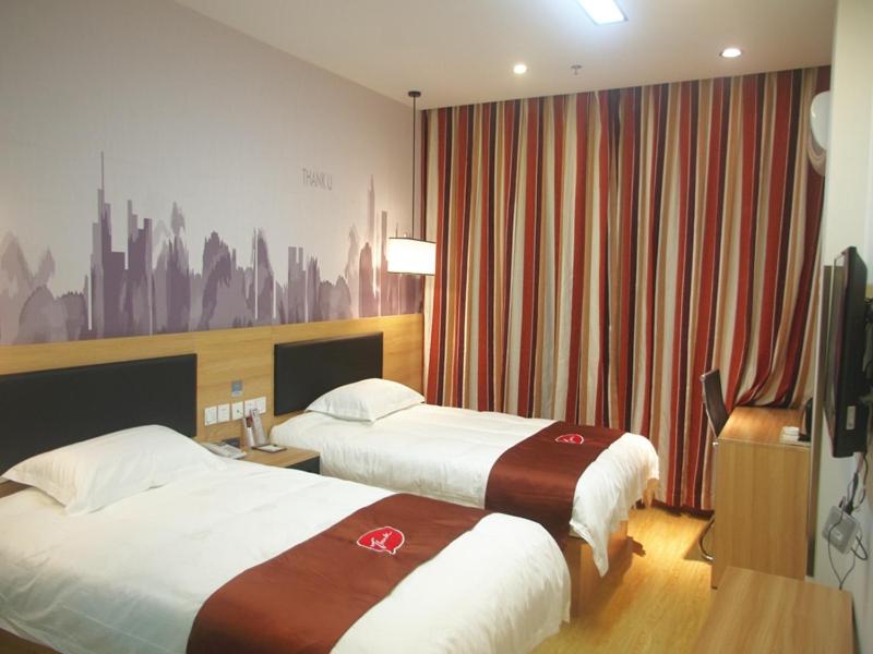Standard Twin Room photo 2