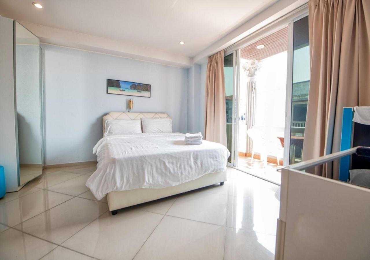 Double Room with Side Sea View photo 1