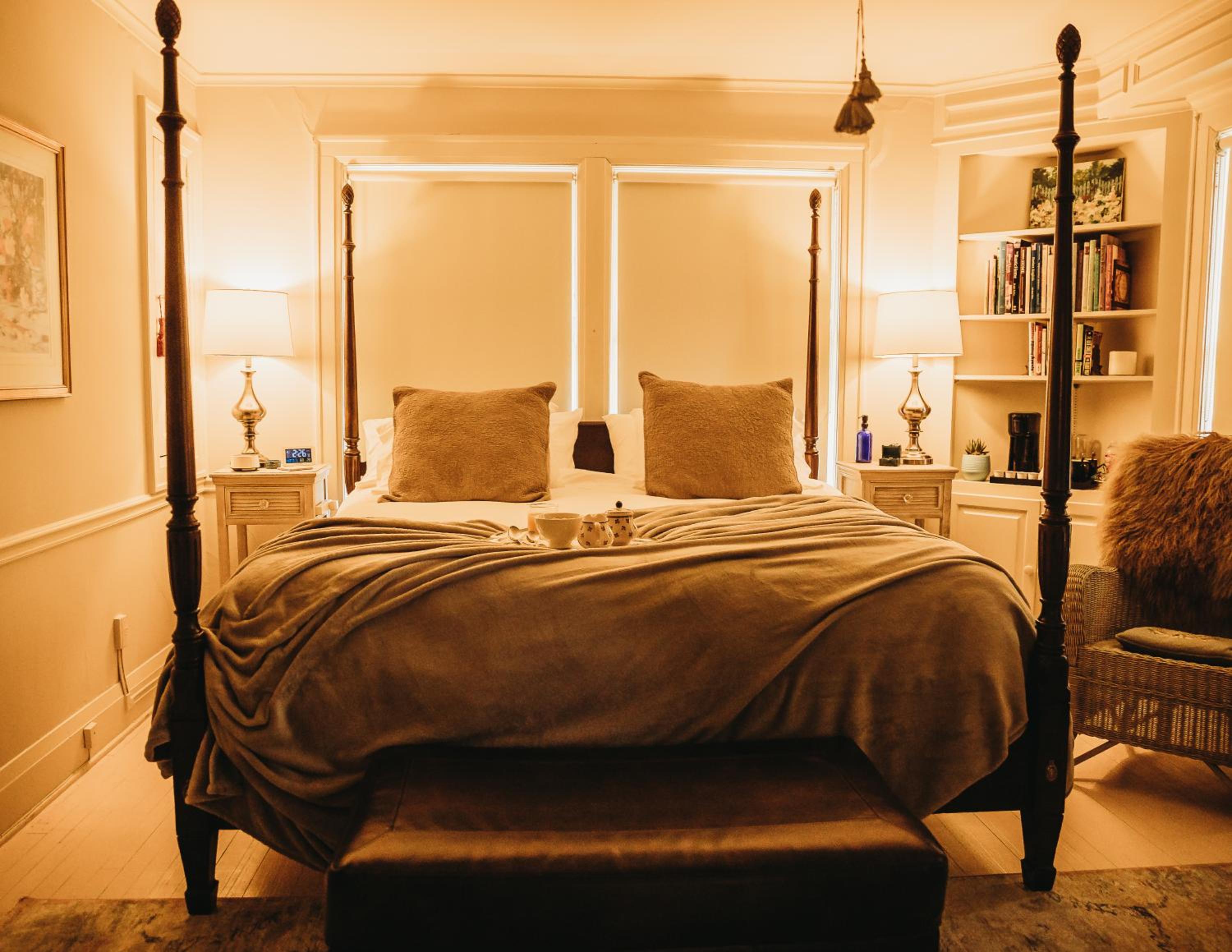 Deluxe King Room - Photo 1