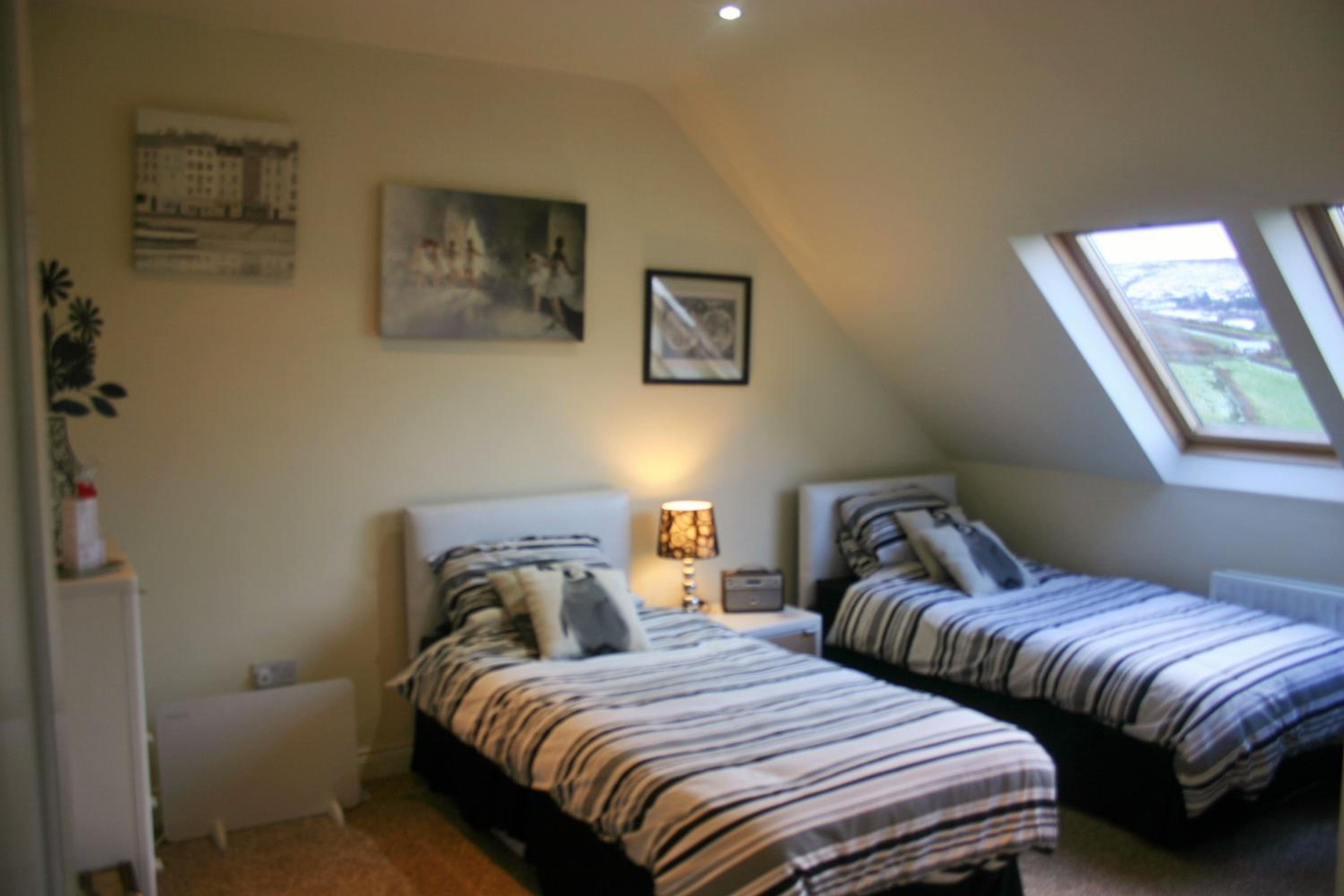 Standard Twin Room with Mountain View photo 1