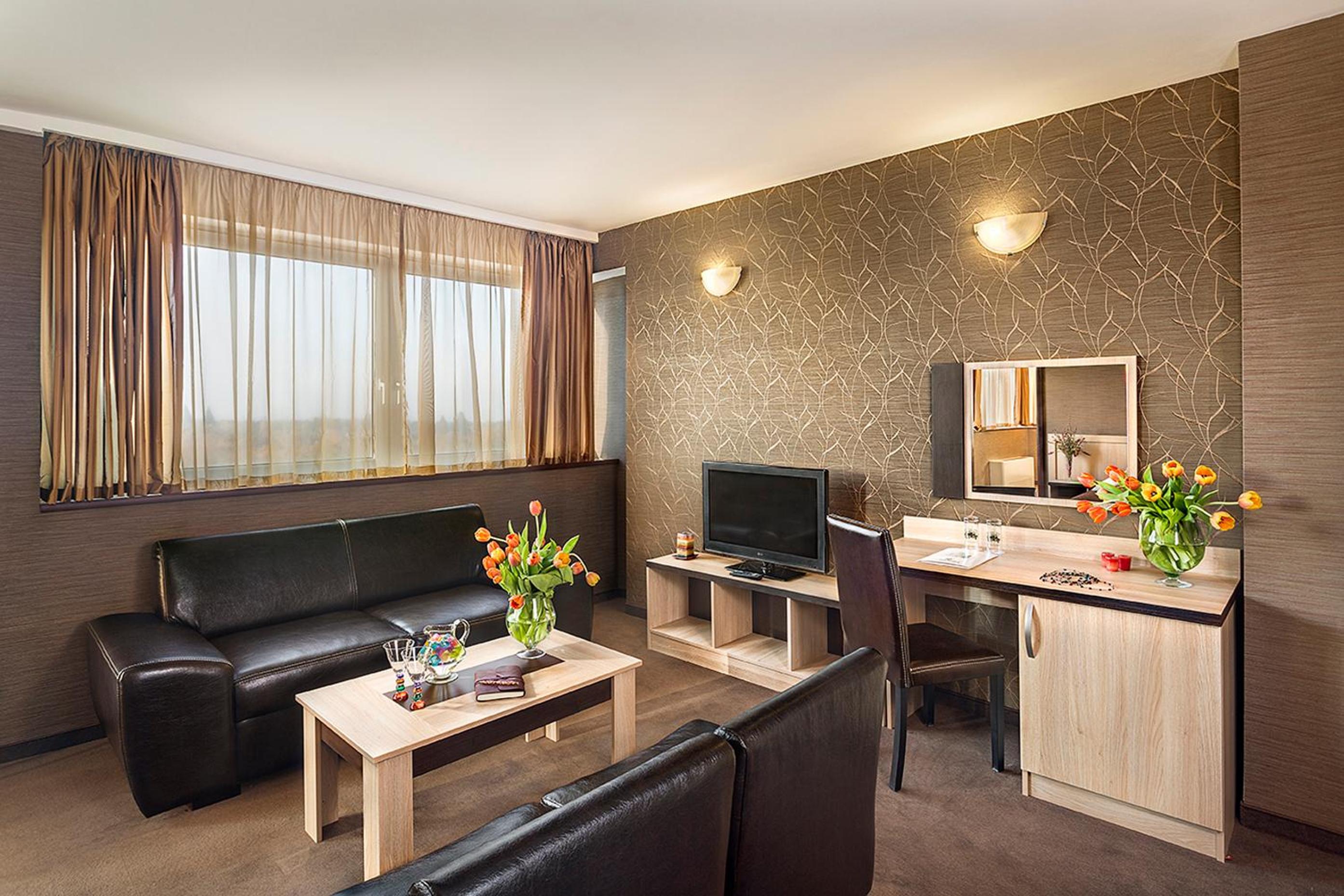 Panorama Suite with 3 Single beds with free tea/coffee making facilities