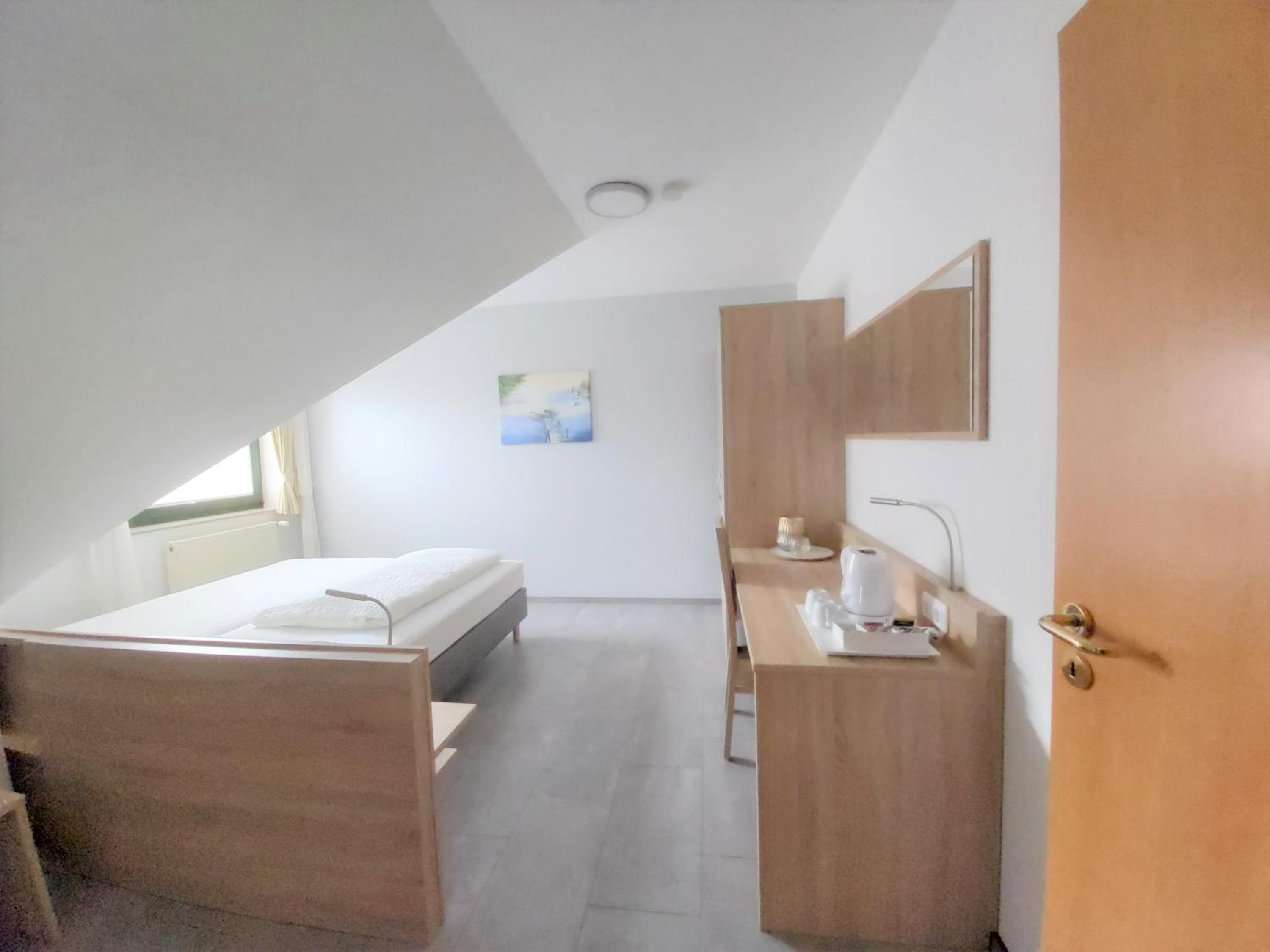 Family Double Room - Photo 10