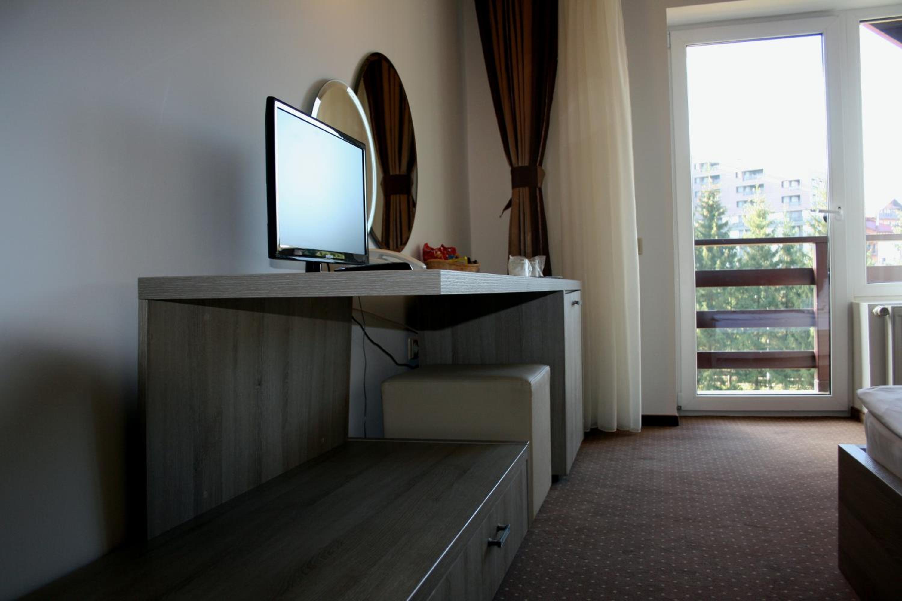 Double or Twin Room - Photo 11