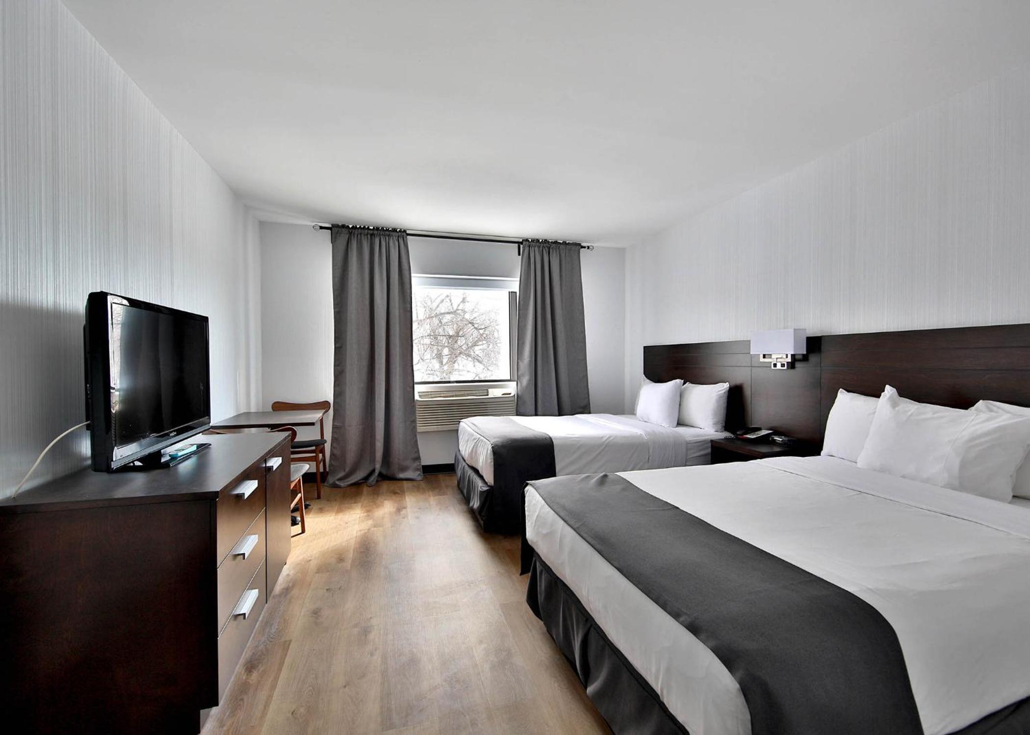 Superior Room, 2 Double Beds with Kitchenette photo 1
