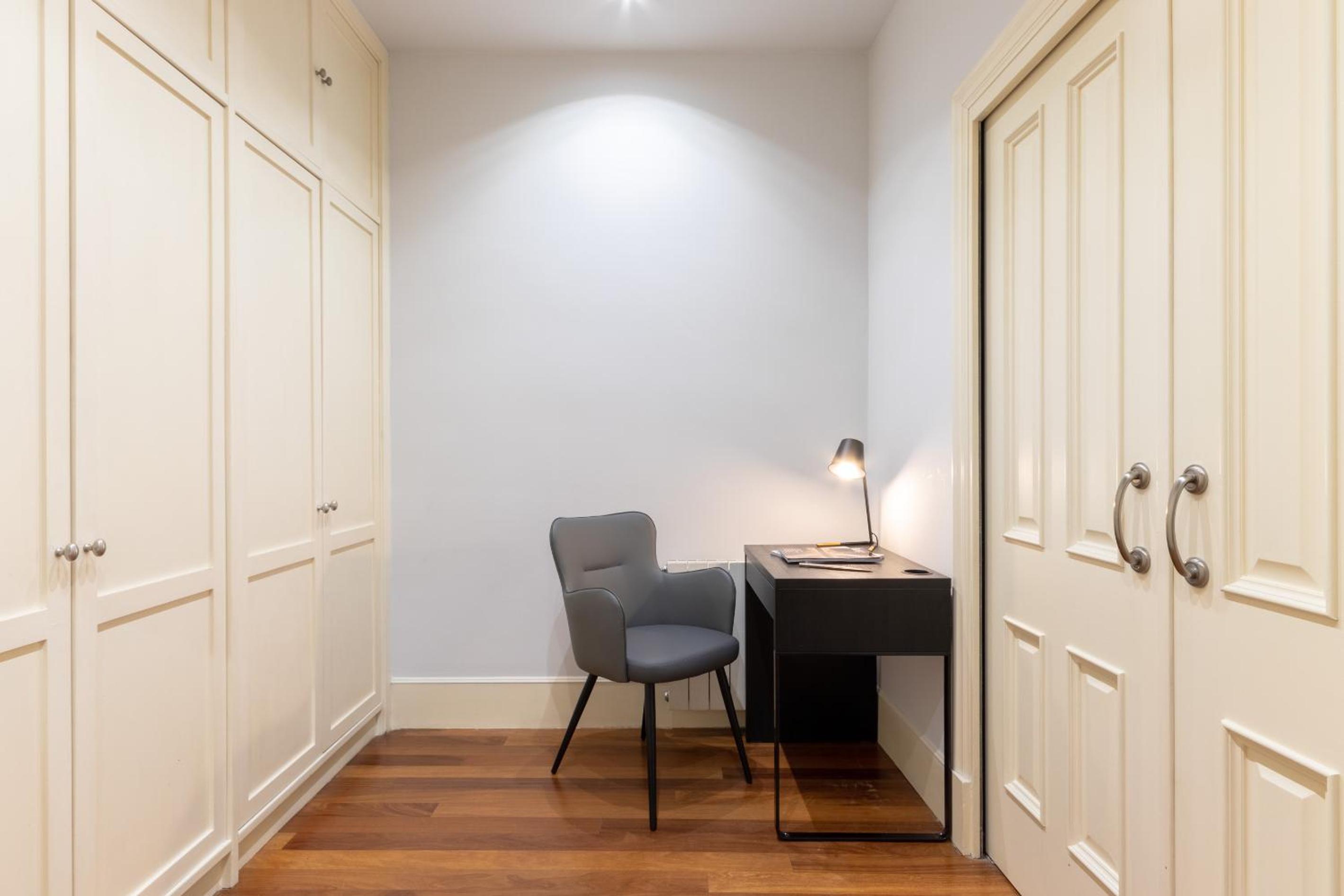 Two-Bedroom Apartment - Photo 6