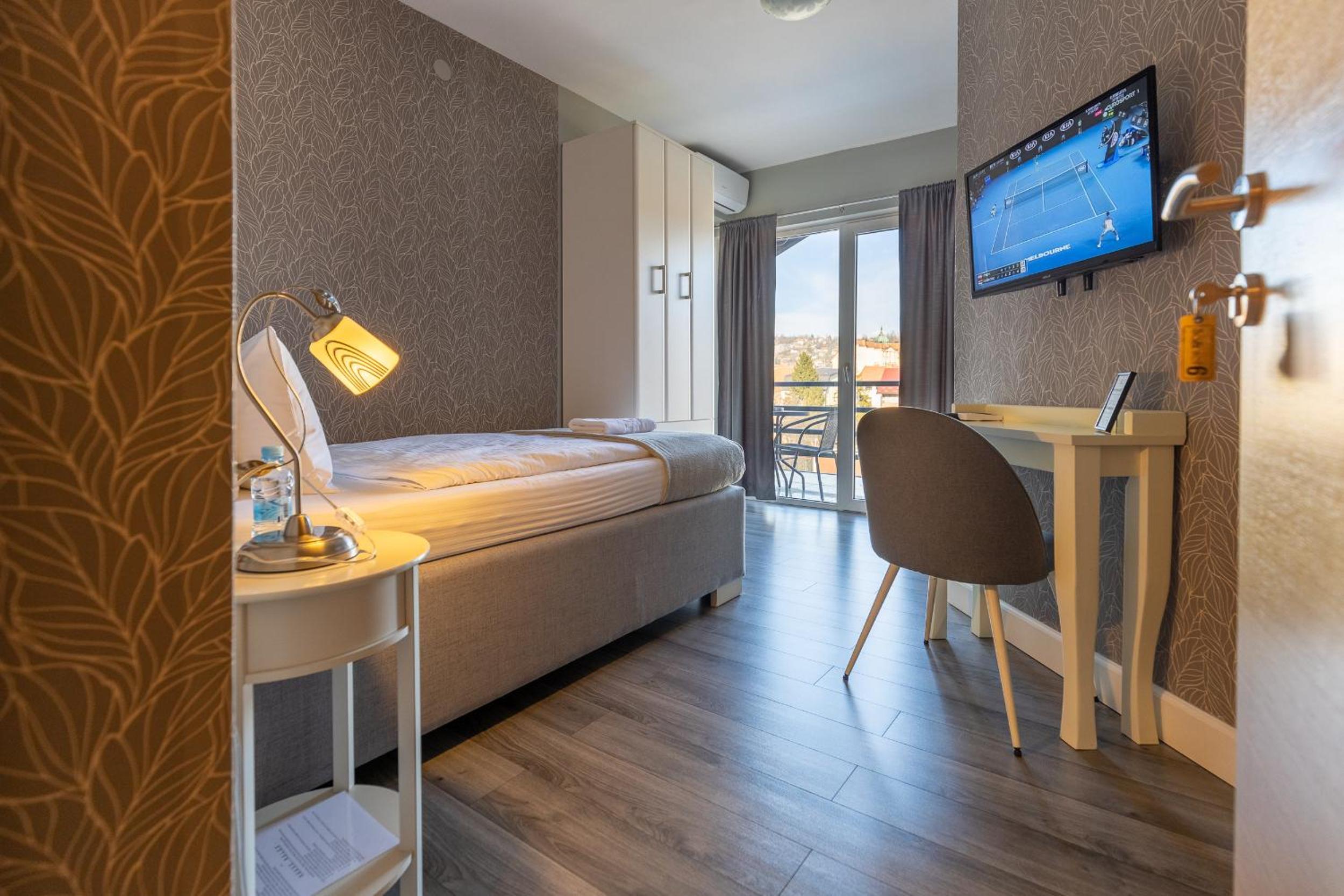 Single Room with Balcony photo 3