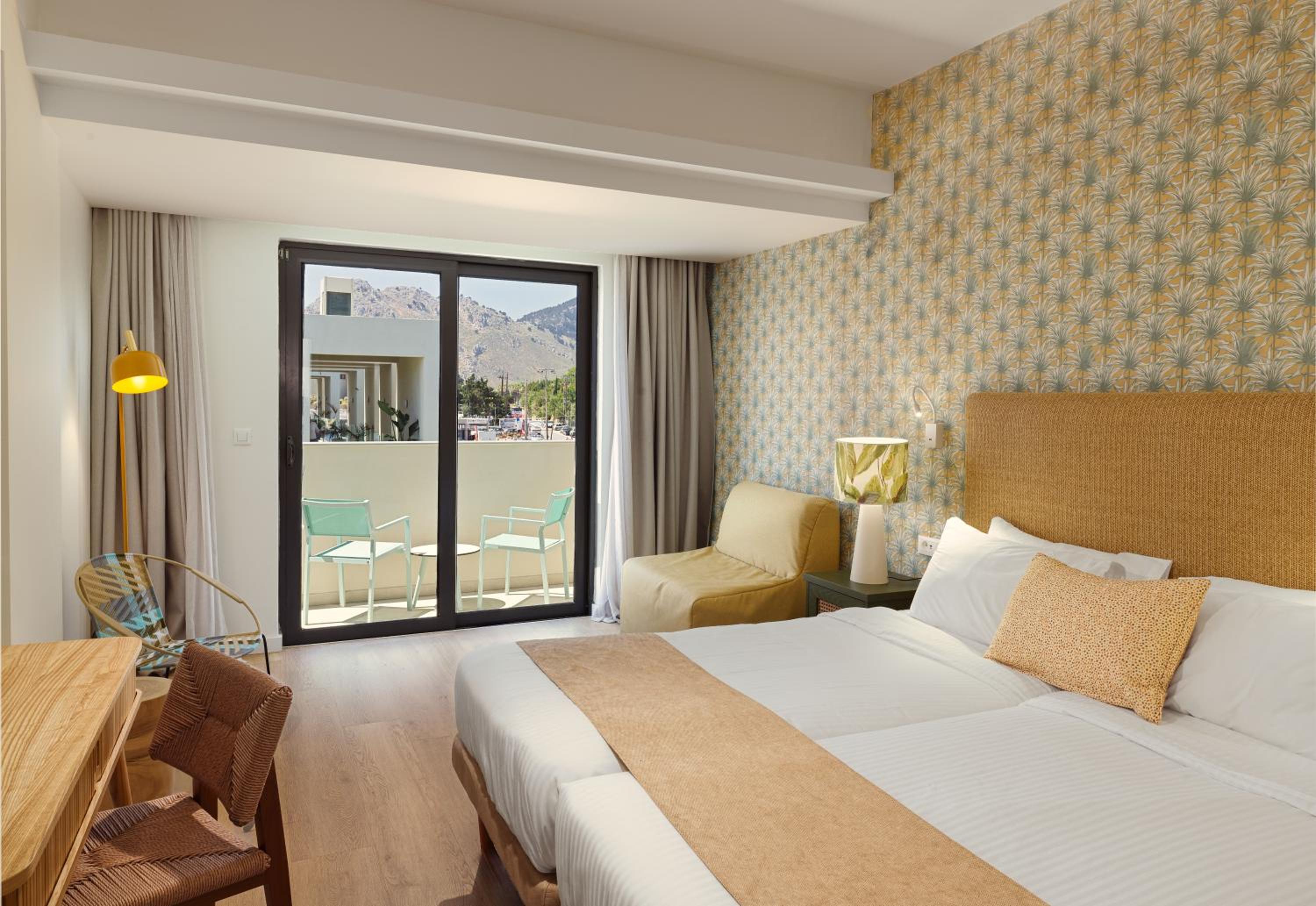 Premium Room Garden View thumbnail 5