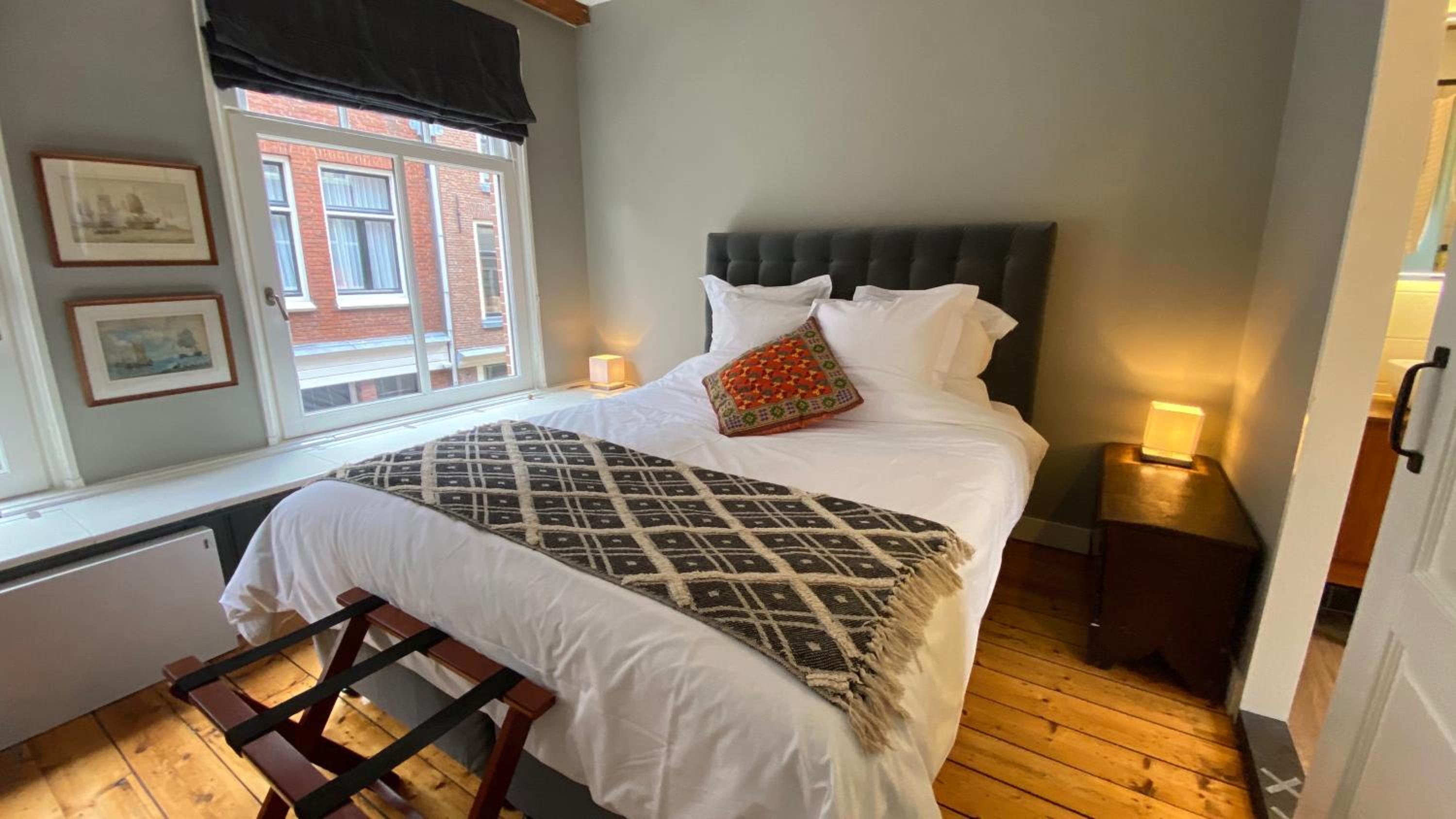 Deluxe Double Room with Shower photo 3