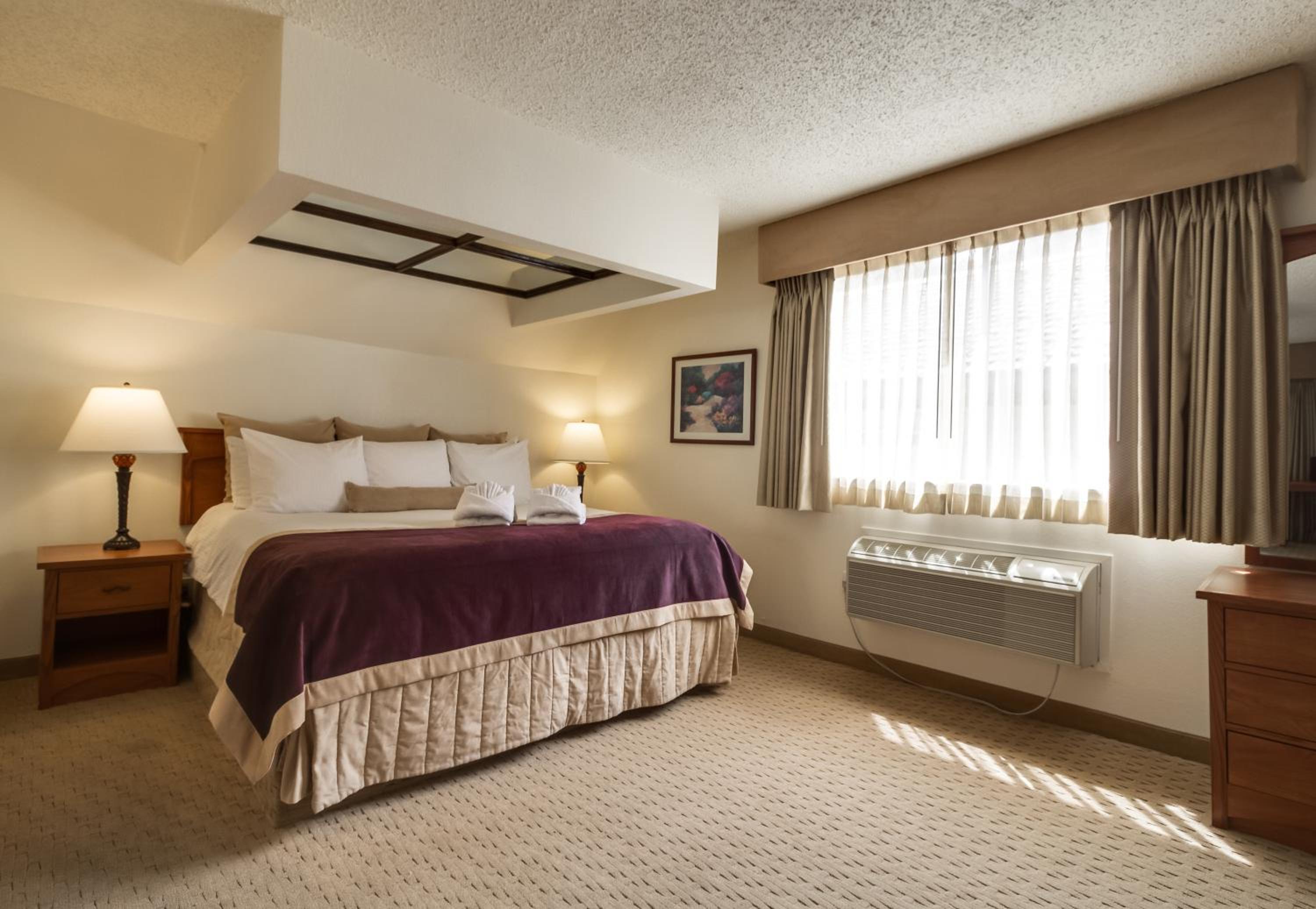 King Suite with Balcony photo 1