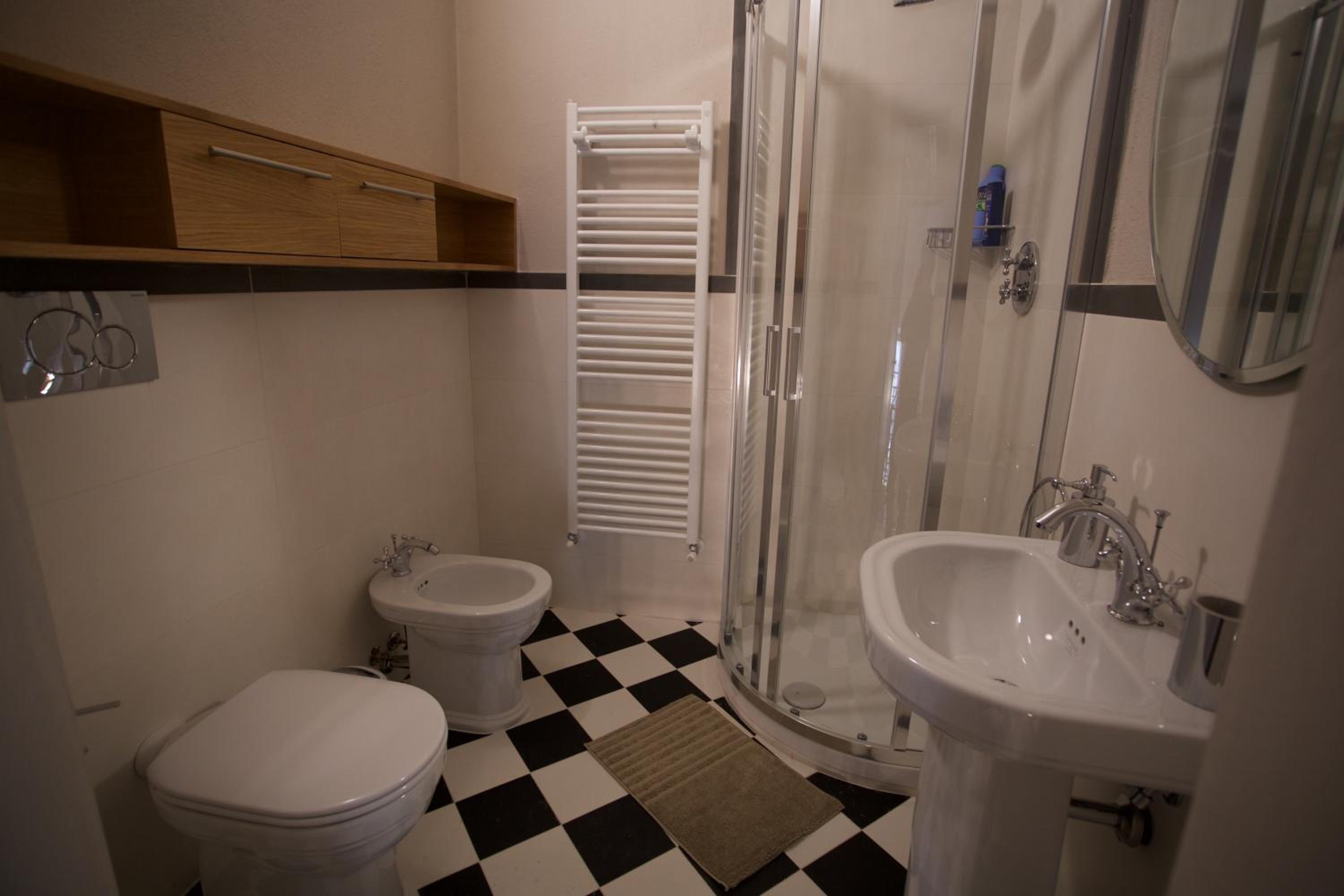 Three-Bedroom Apartment - Photo 26