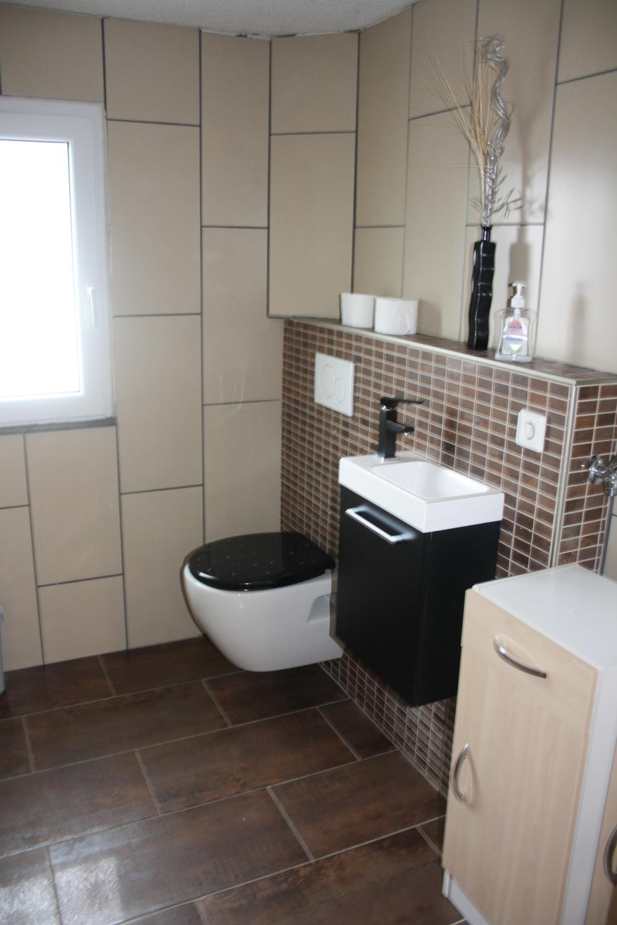 Two-Bedroom Apartment - Photo 11