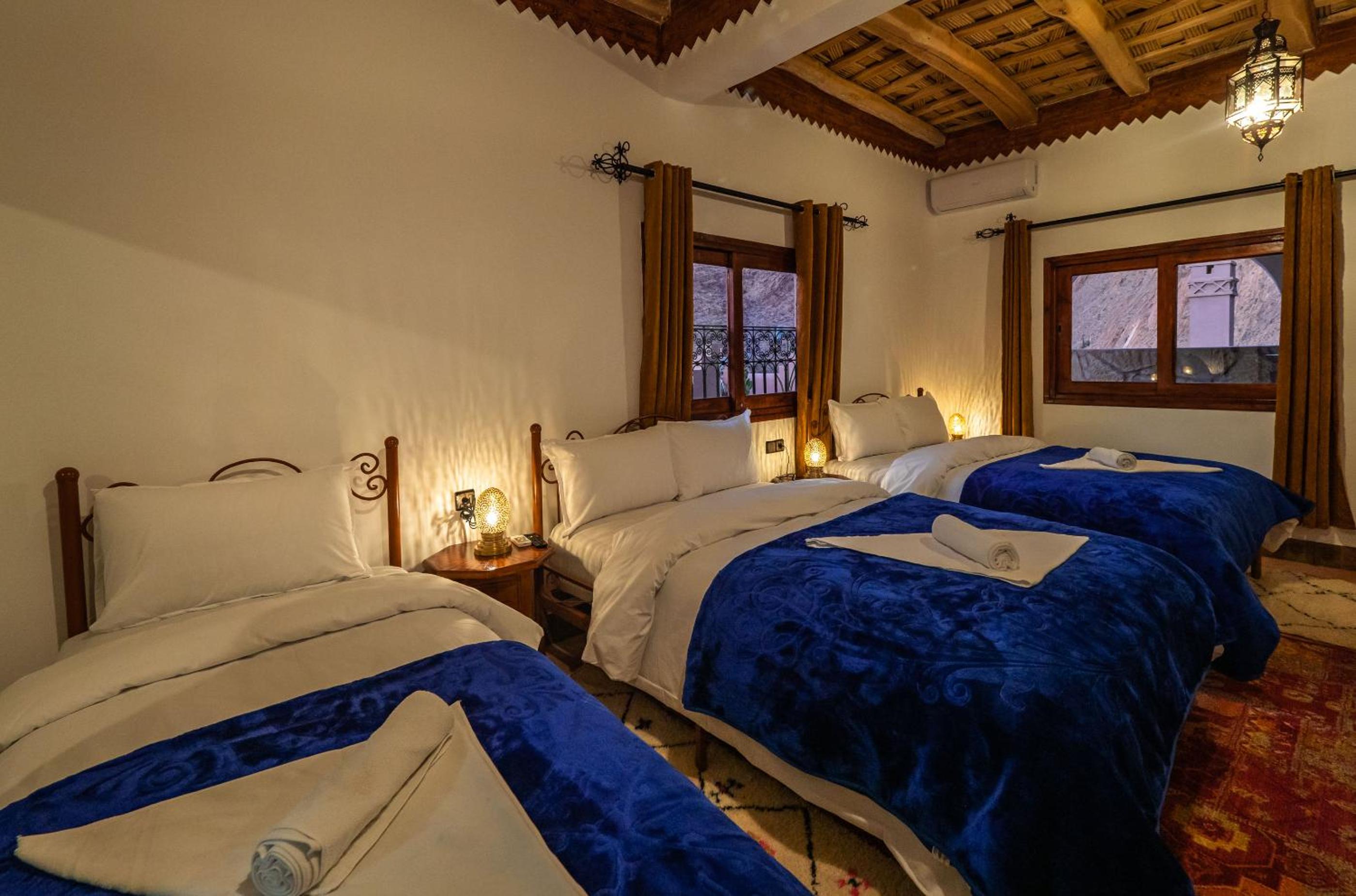 Quadruple Room with Mountain View photo 2