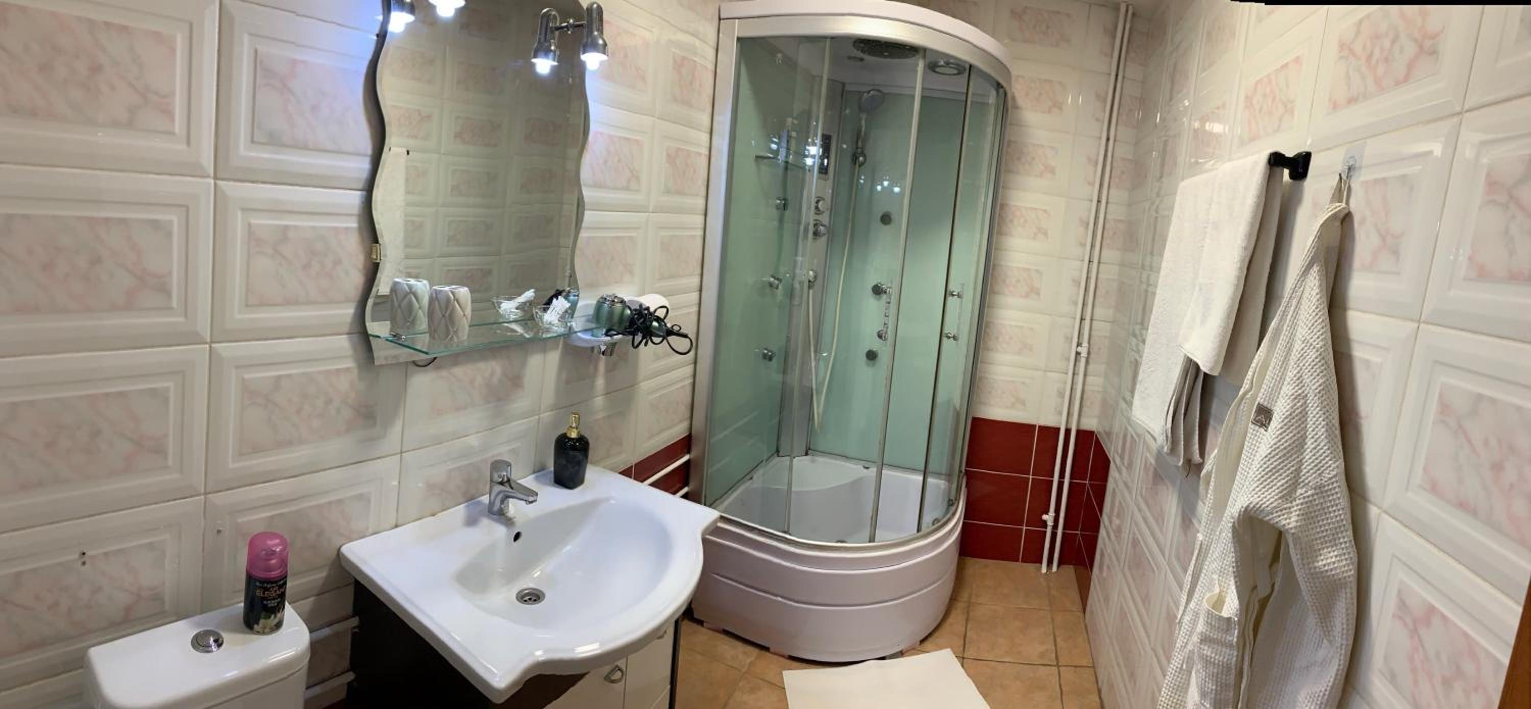 Studio - Disability Access - Photo 32
