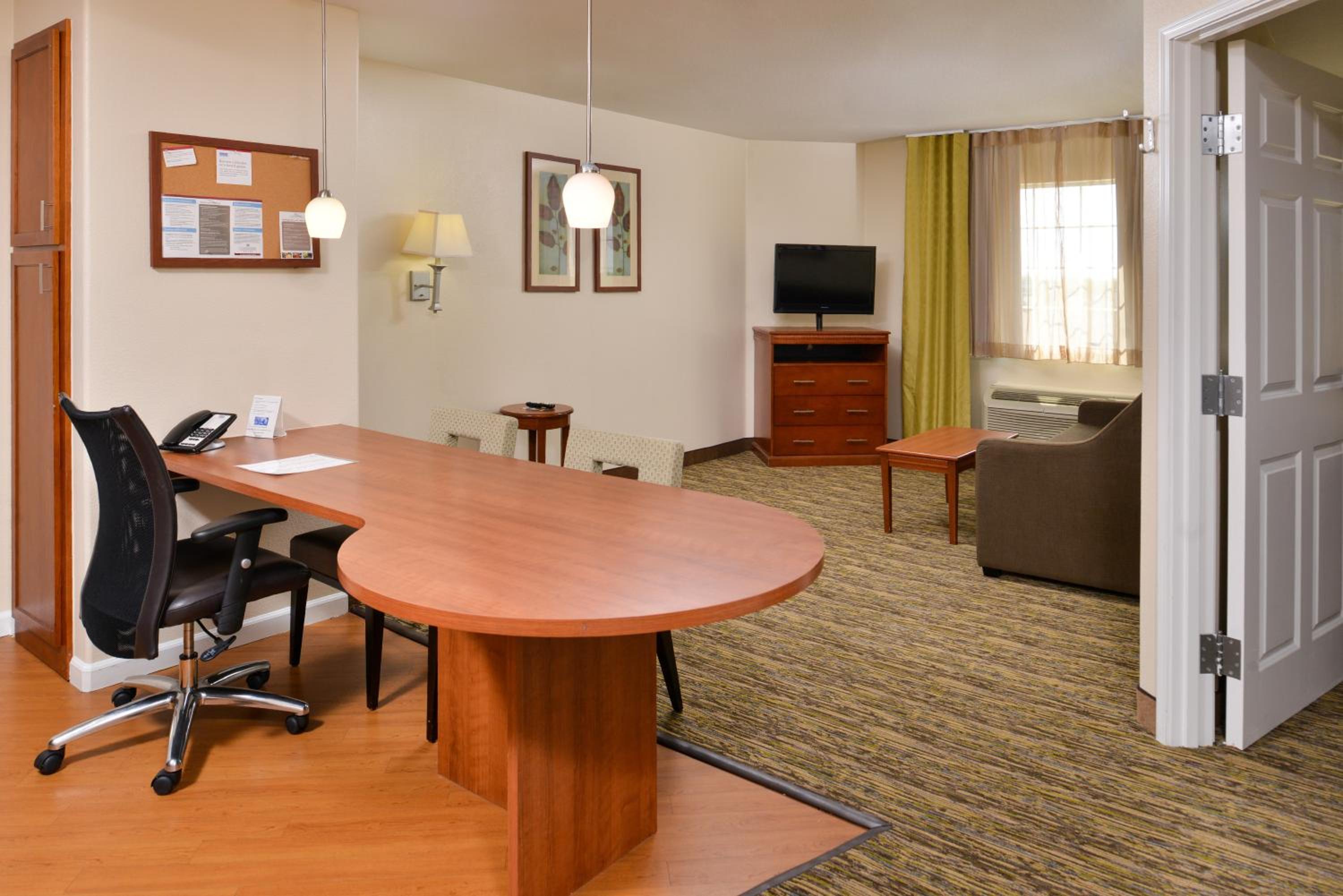 One-Bedroom King Suite - Photo 7
